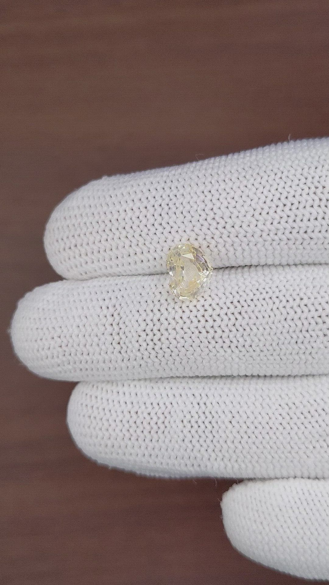 2.54 Ct. Yellow Sapphire from Ceylon (Sri Lanka) Size Video