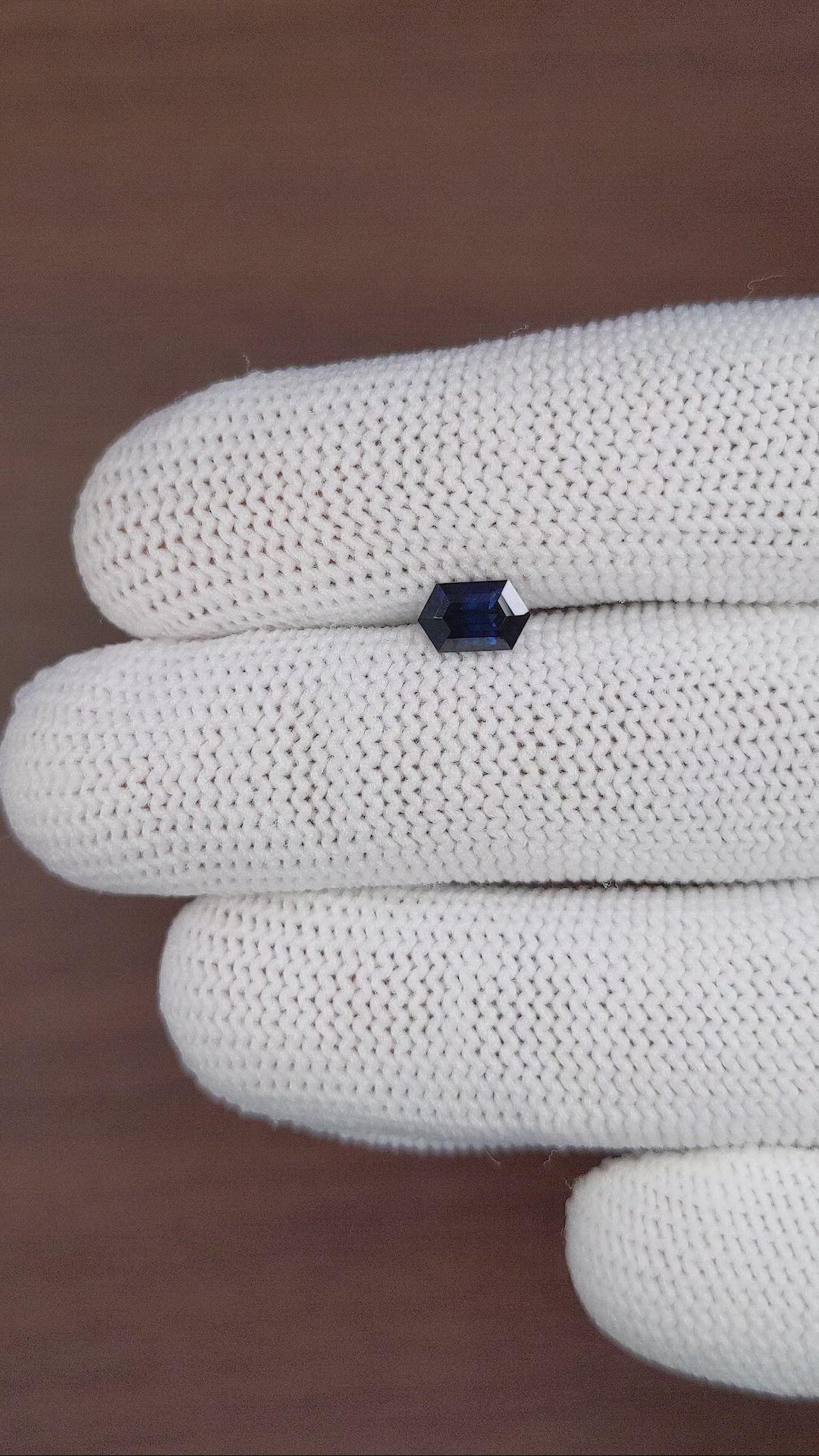 0.95 Ct. Blue Sapphire from Ceylon (Sri Lanka) Size Video