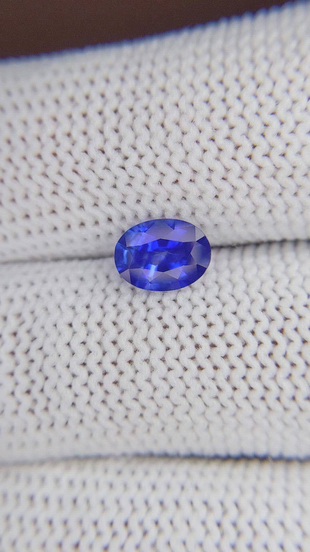 1.79 Ct. Blue Sapphire from Ceylon (Sri Lanka) Size Video