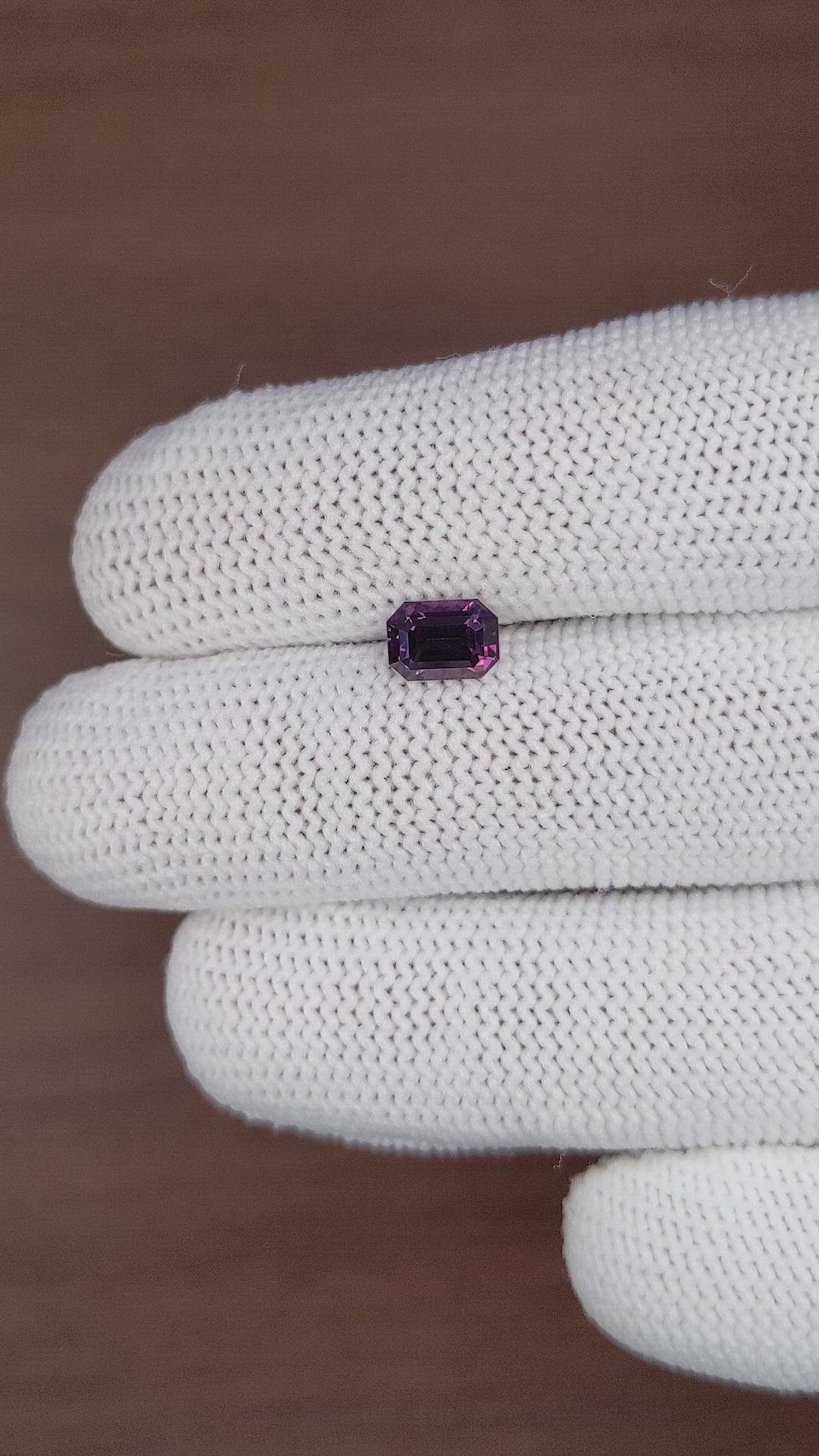 1.27 Ct. Pinkish Purple Sapphire from Ceylon (Sri Lanka) Size Video