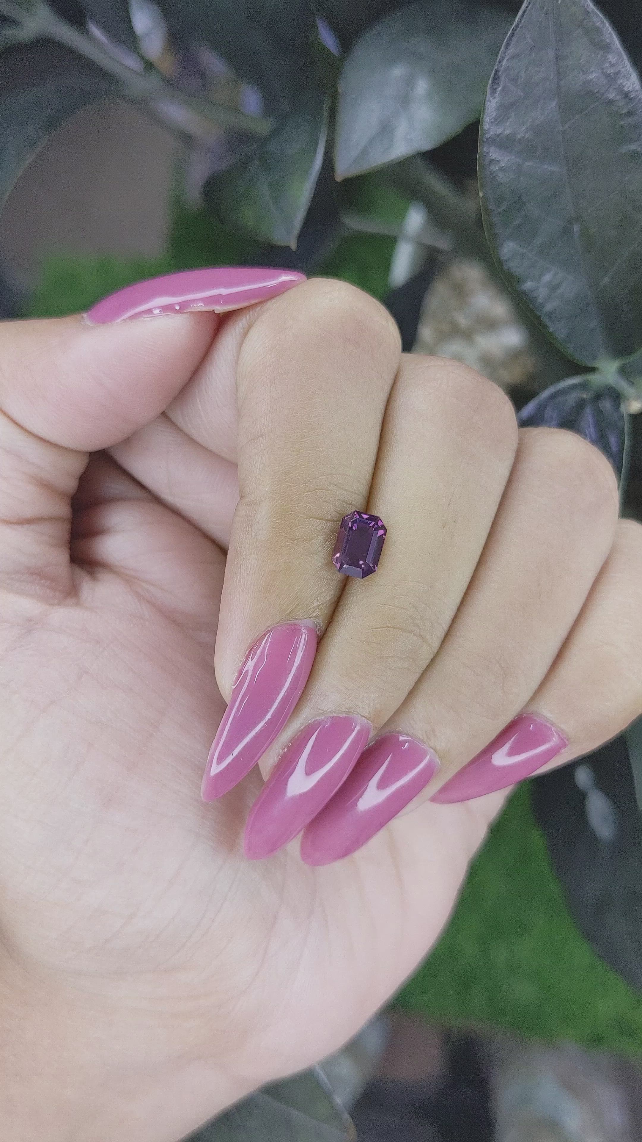 1.27 Ct. Pinkish Purple Sapphire from Ceylon (Sri Lanka) Size Video