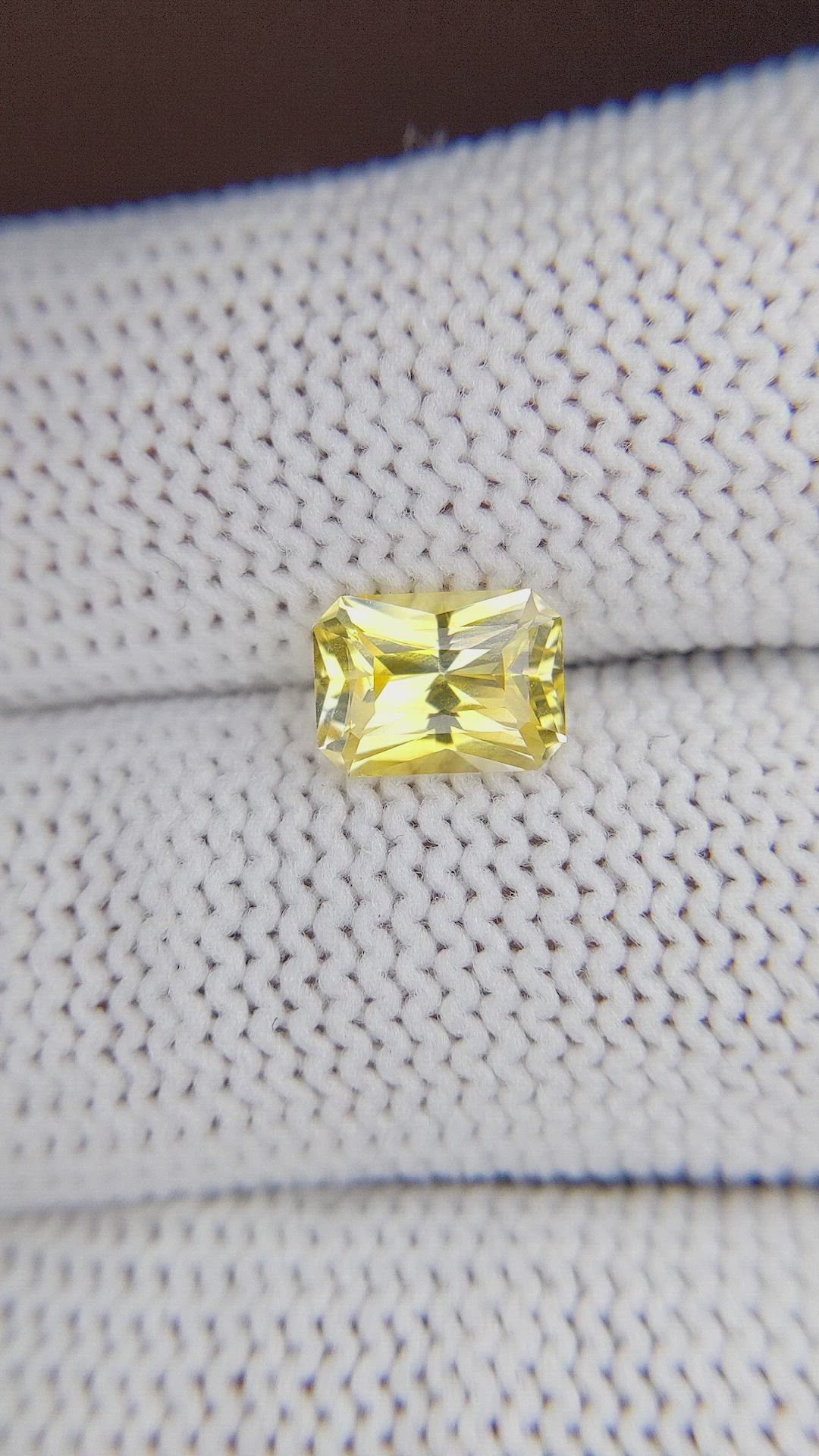 1.73 Ct. Yellow Sapphire from Ceylon (Sri Lanka) Size Video