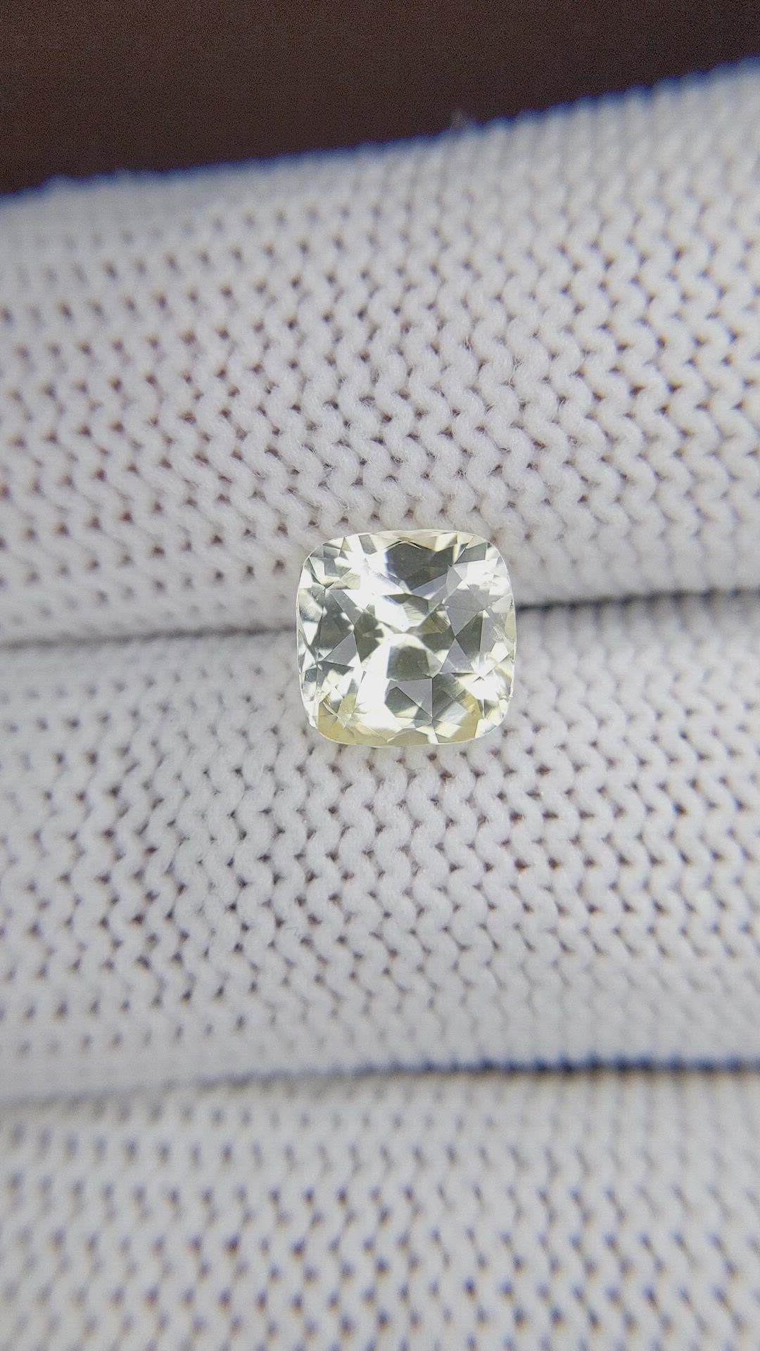 2.65 Ct. Yellow Sapphire from Ceylon (Sri Lanka) Size Video