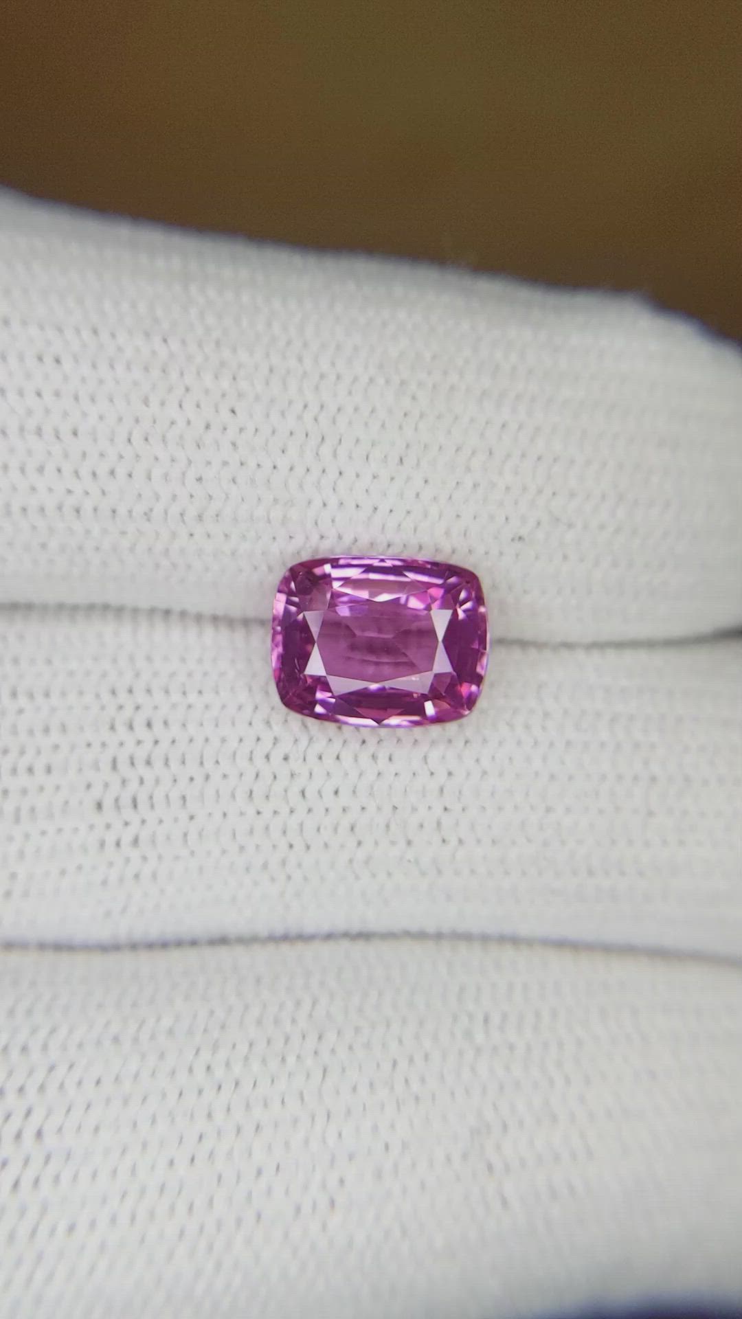 2.65 Ct. Purplish Pink Sapphire from Ceylon (Sri Lanka) Size Video