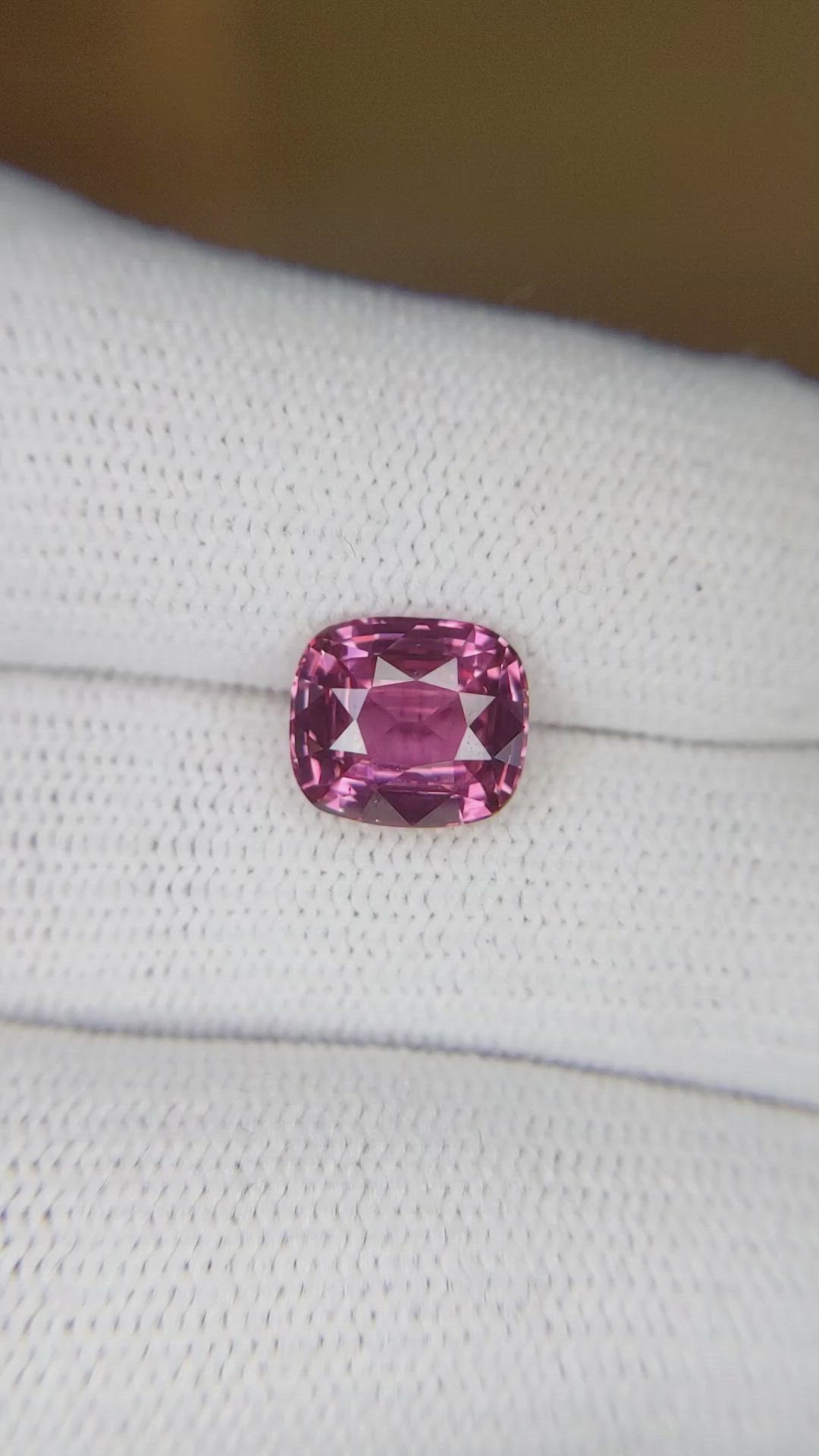 3.02 Ct. Purplish Pink Sapphire from Ceylon (Sri Lanka) Size Video
