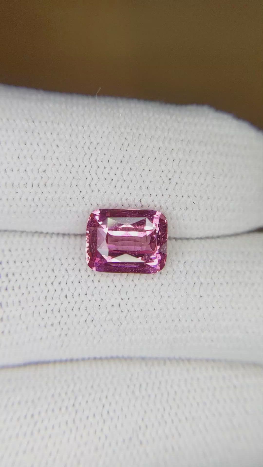 3.05 Ct. Purplish Pink Sapphire from Ceylon (Sri Lanka) Size Video