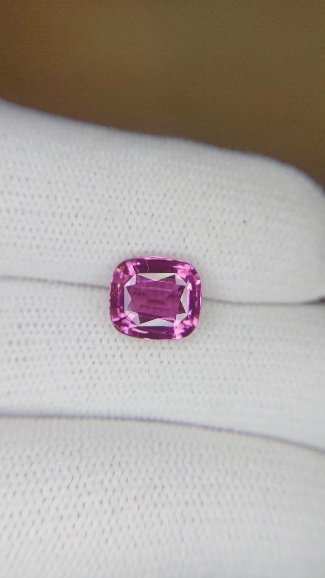 3.22 Ct. Purplish Pink Sapphire from Ceylon (Sri Lanka) Size Video
