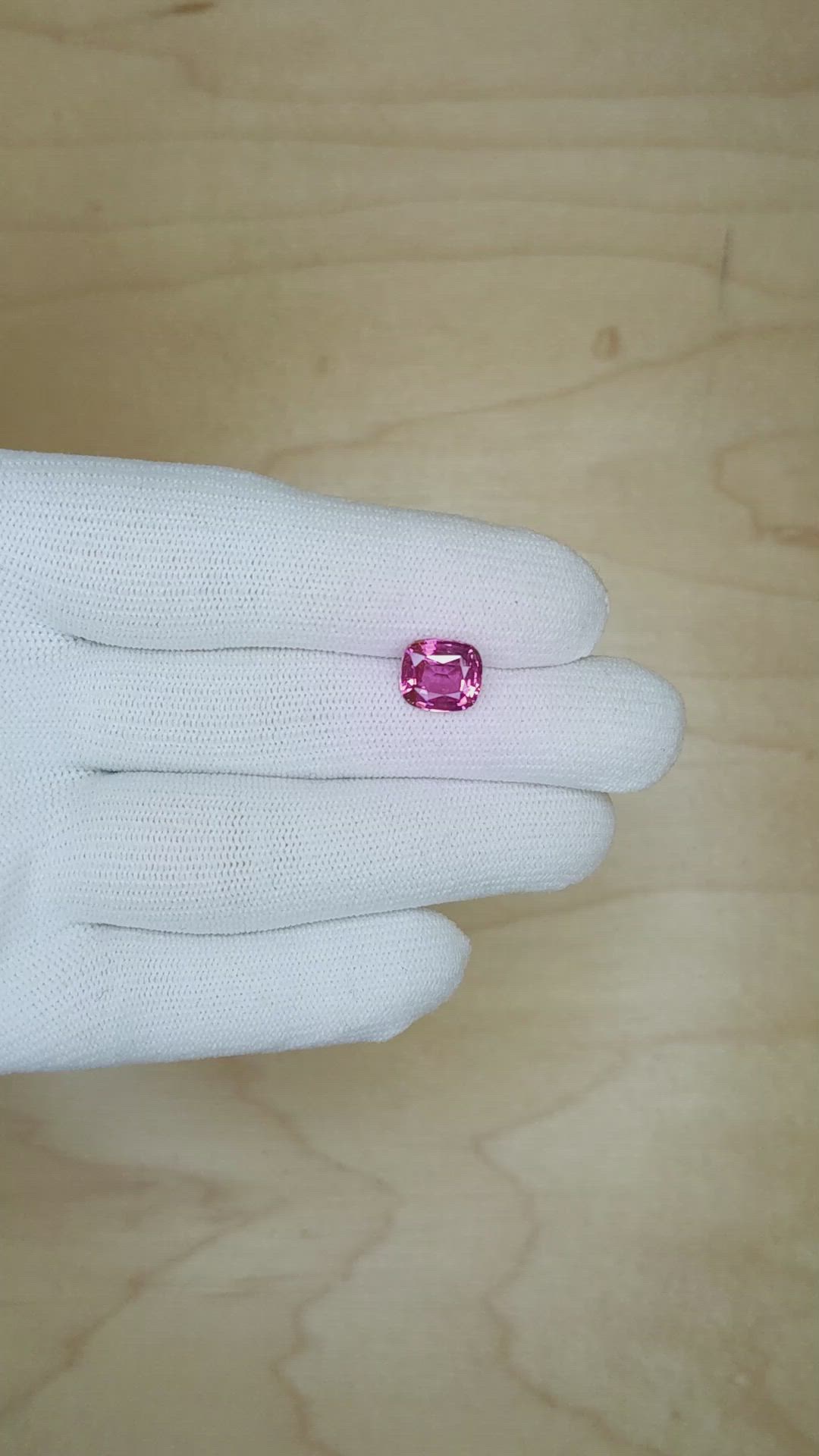 3.22 Ct. Purplish Pink Sapphire from Ceylon (Sri Lanka) Size Video
