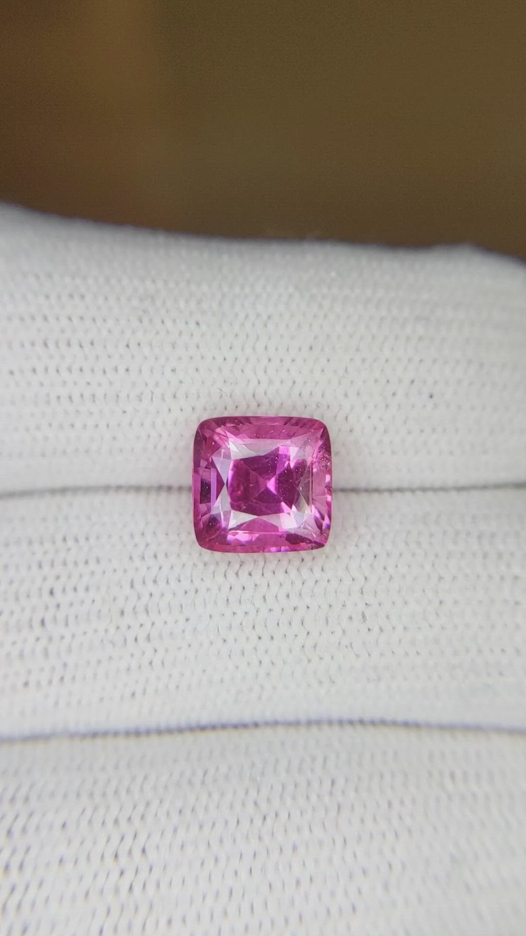 3.34 Ct. Purplish Pink Sapphire from Ceylon (Sri Lanka) Size Video