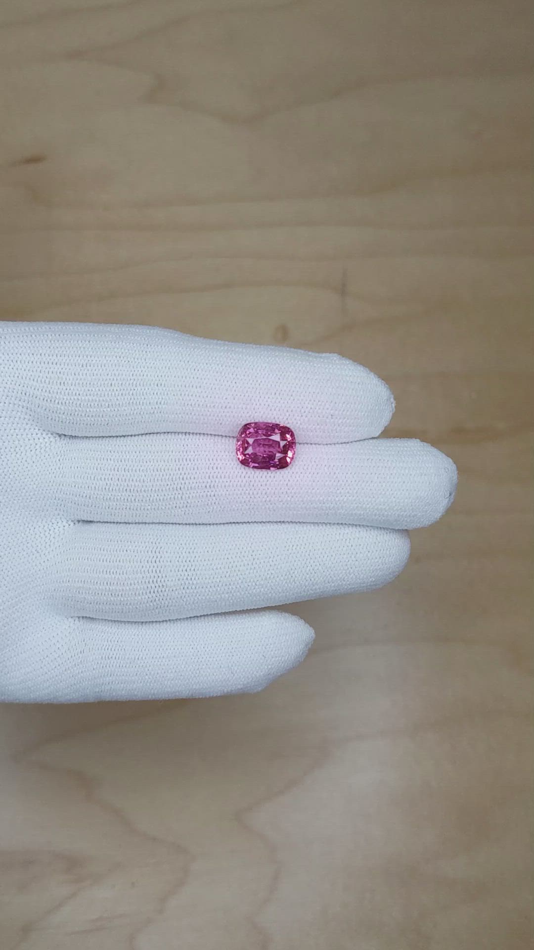 4.08 Ct. Purplish Pink Sapphire from Ceylon (Sri Lanka) Size Video