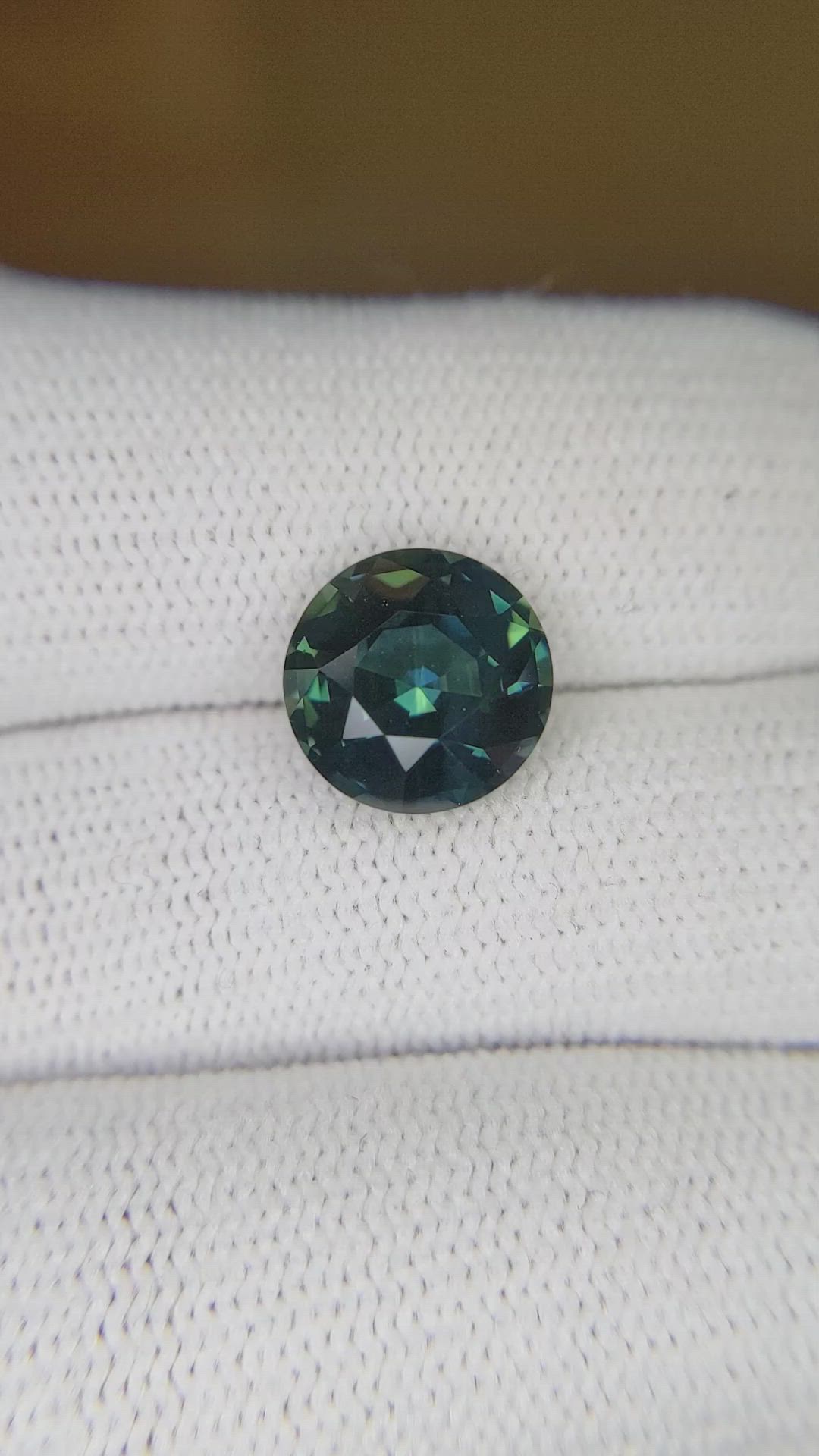 4.15 Ct. Bluish Green Sapphire from Ceylon (Sri Lanka) Size Video
