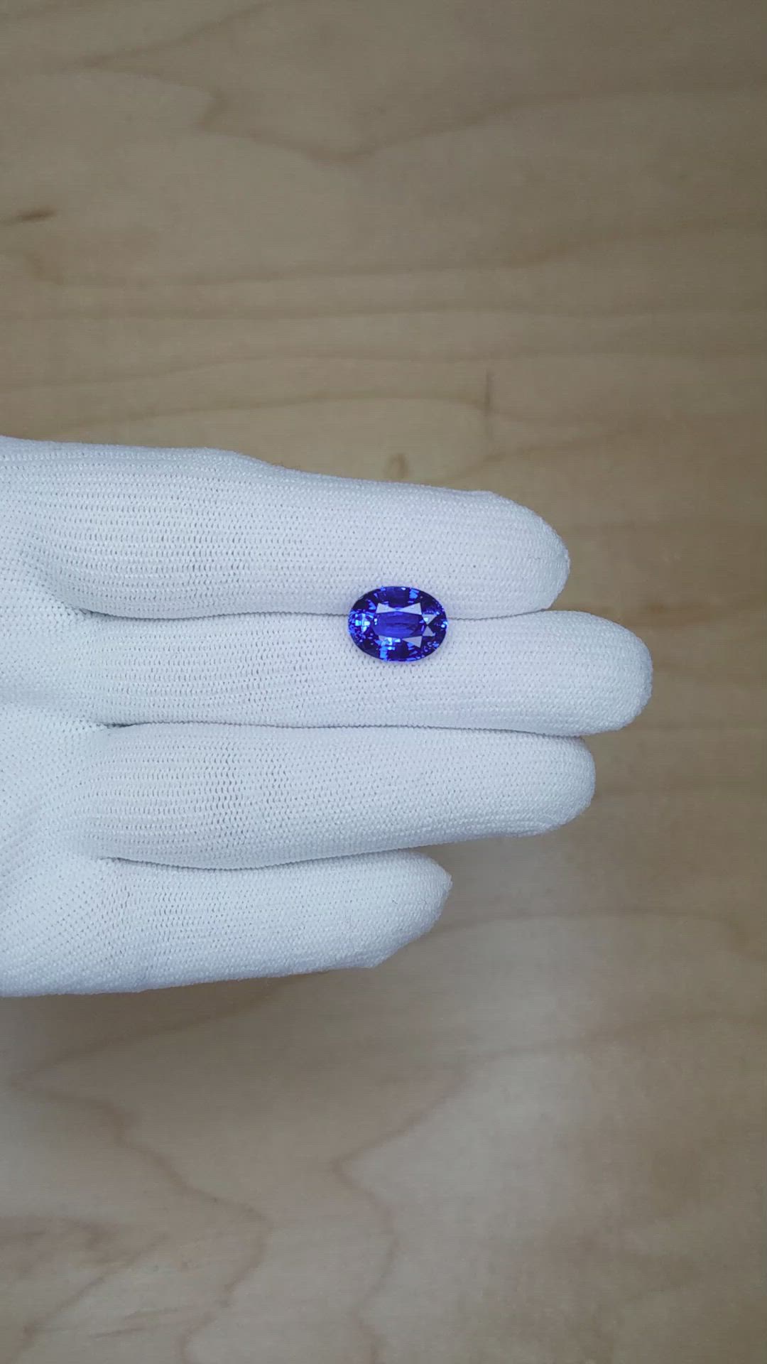 5.07 Ct. Blue Sapphire from Ceylon (Sri Lanka) Size Video