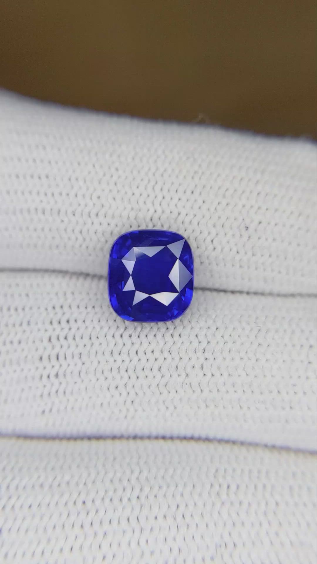 3.02 Ct. Blue Sapphire from Ceylon (Sri Lanka) Size Video