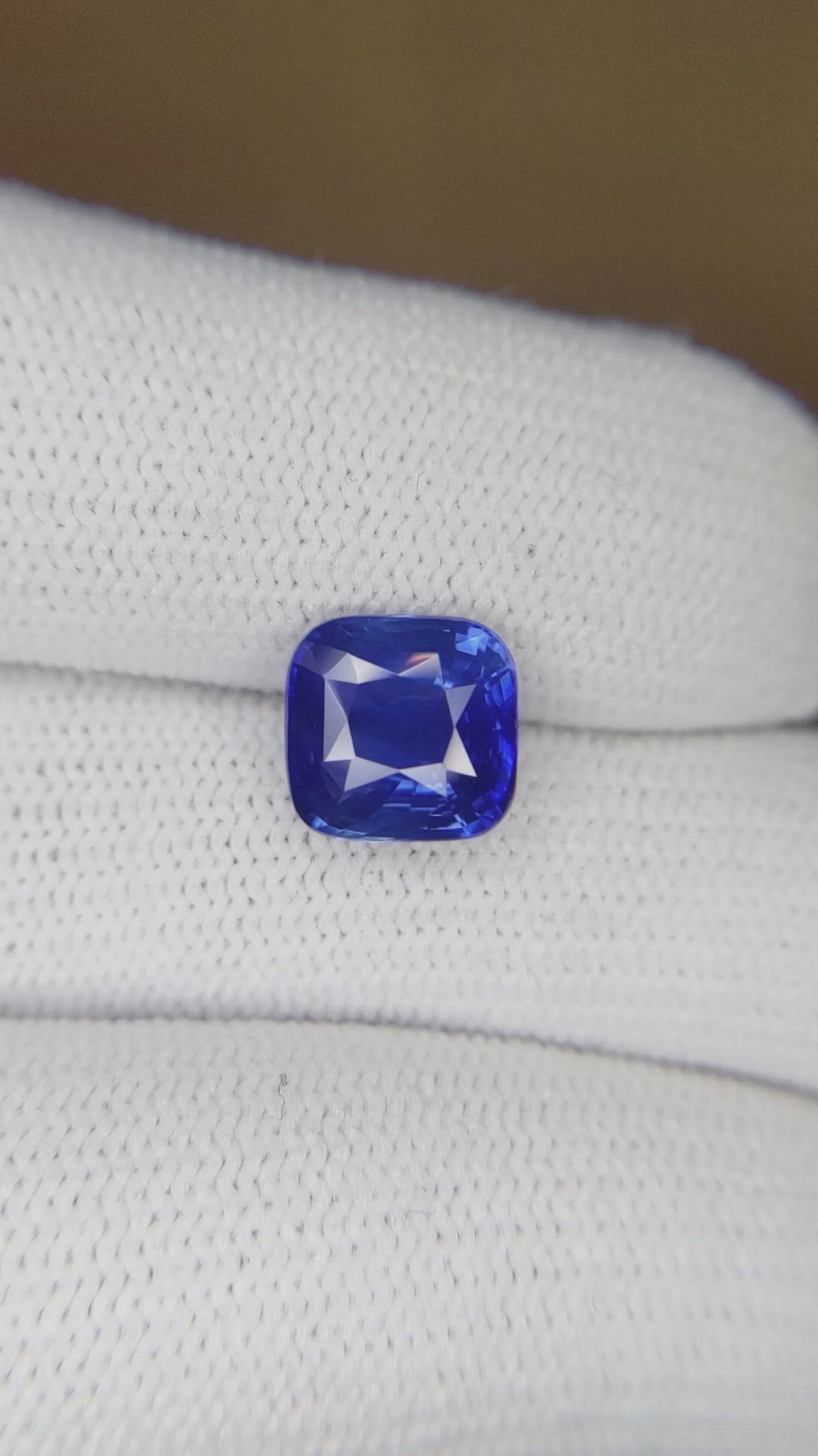 3.05 Ct. Blue Sapphire from Ceylon (Sri Lanka) Size Video