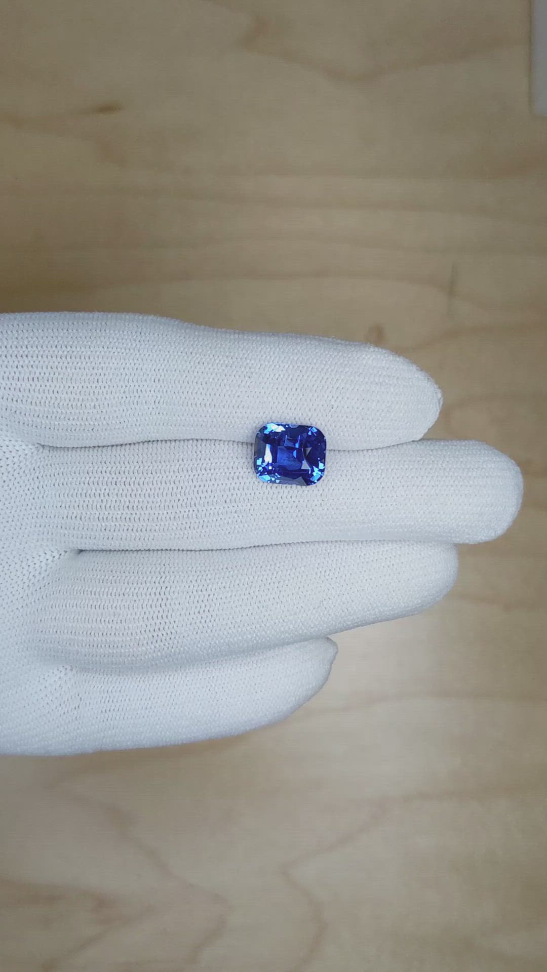 5.26 Ct. Blue Sapphire from Ceylon (Sri Lanka) Size Video