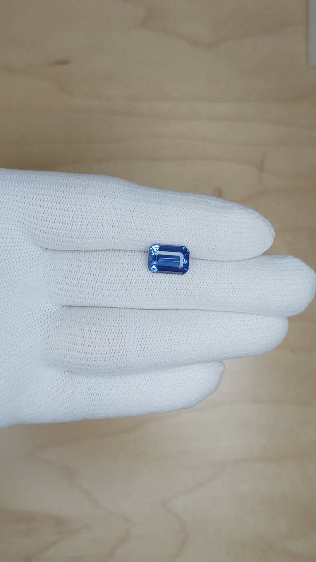 4.00 Ct. Blue Sapphire from Ceylon (Sri Lanka) Size Video