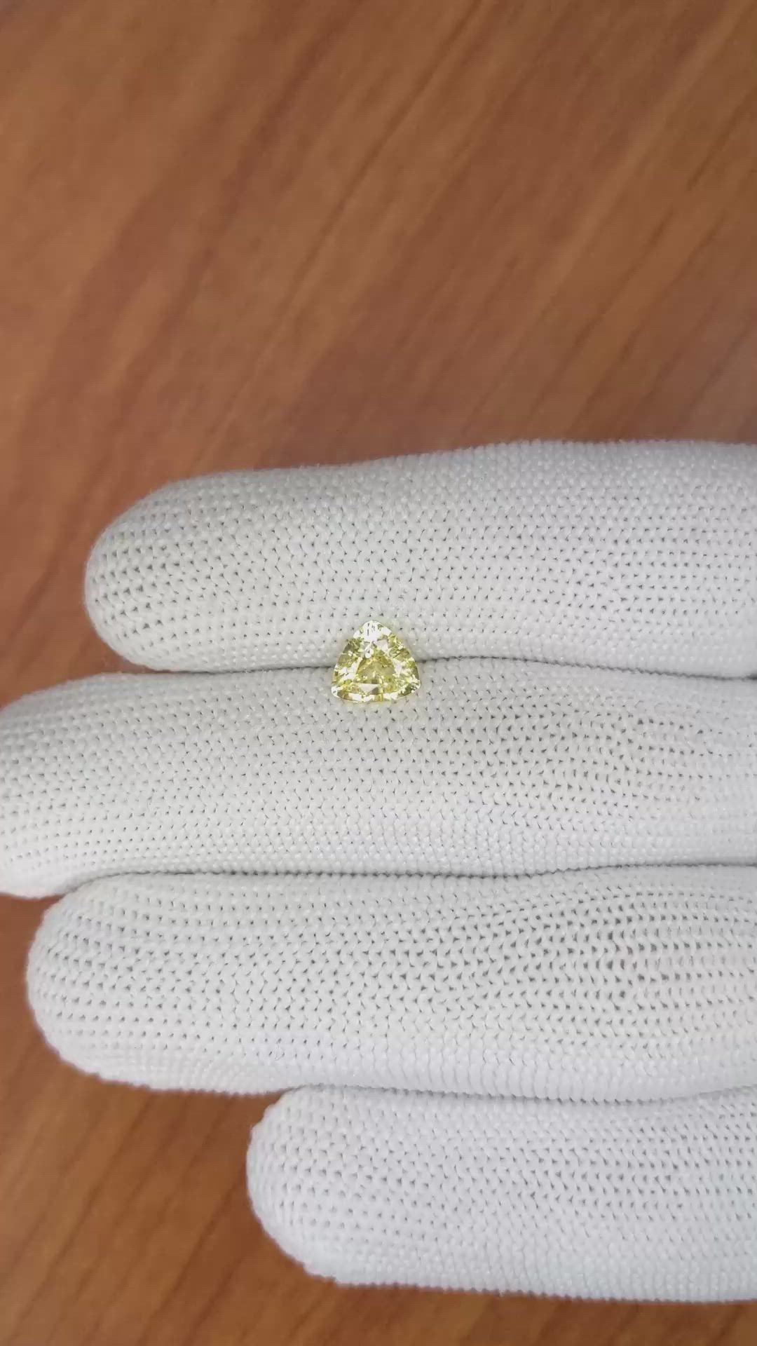 1.08 Ct. Yellow Sapphire from Ceylon (Sri Lanka) Size Video