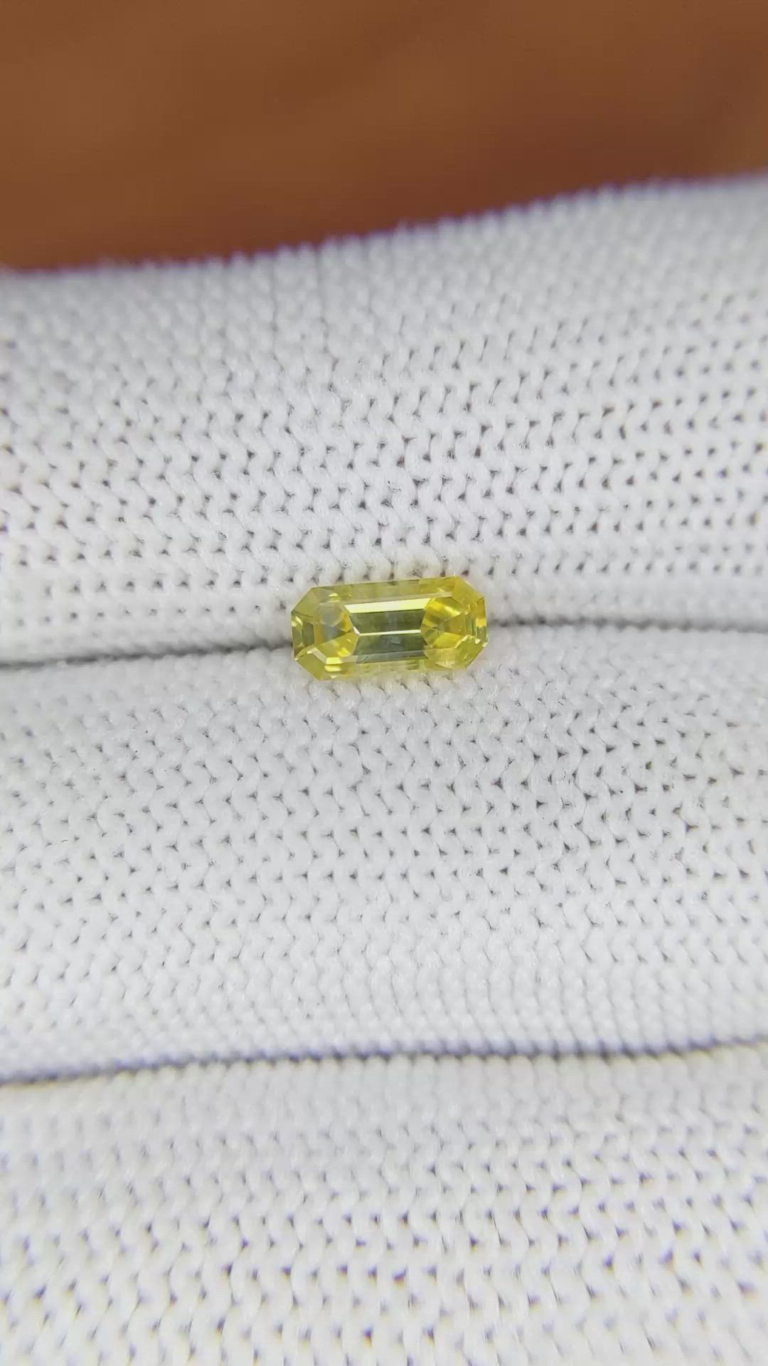 0.85 Ct. Greenish Yellow Sapphire from Ceylon (Sri Lanka) Size Video