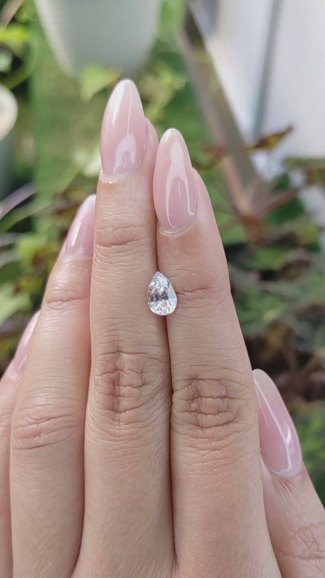 1.28 Ct. White Sapphire from Ceylon (Sri Lanka) Size Video