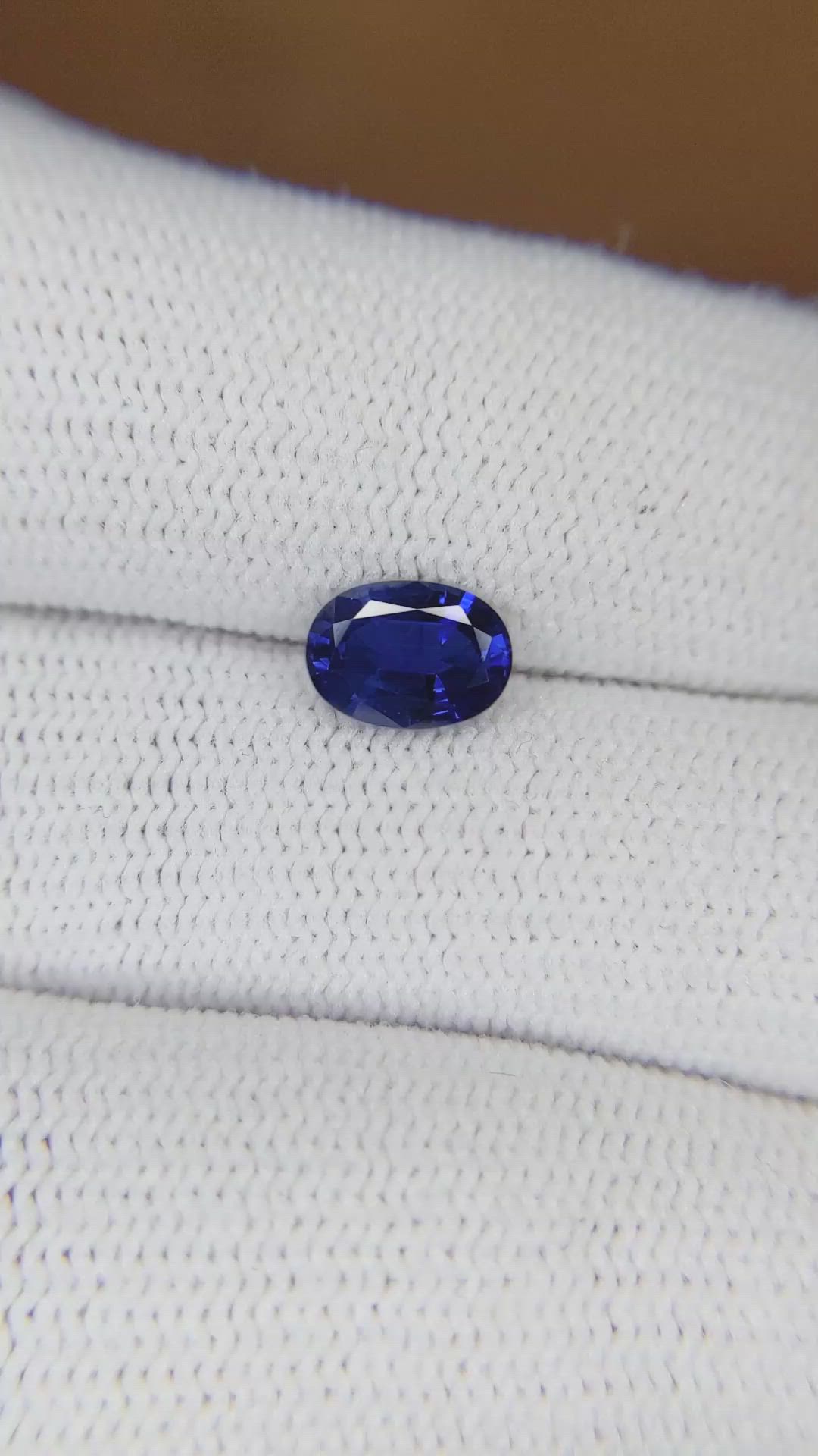 1.07 Ct. Blue Sapphire from Ceylon (Sri Lanka) Size Video