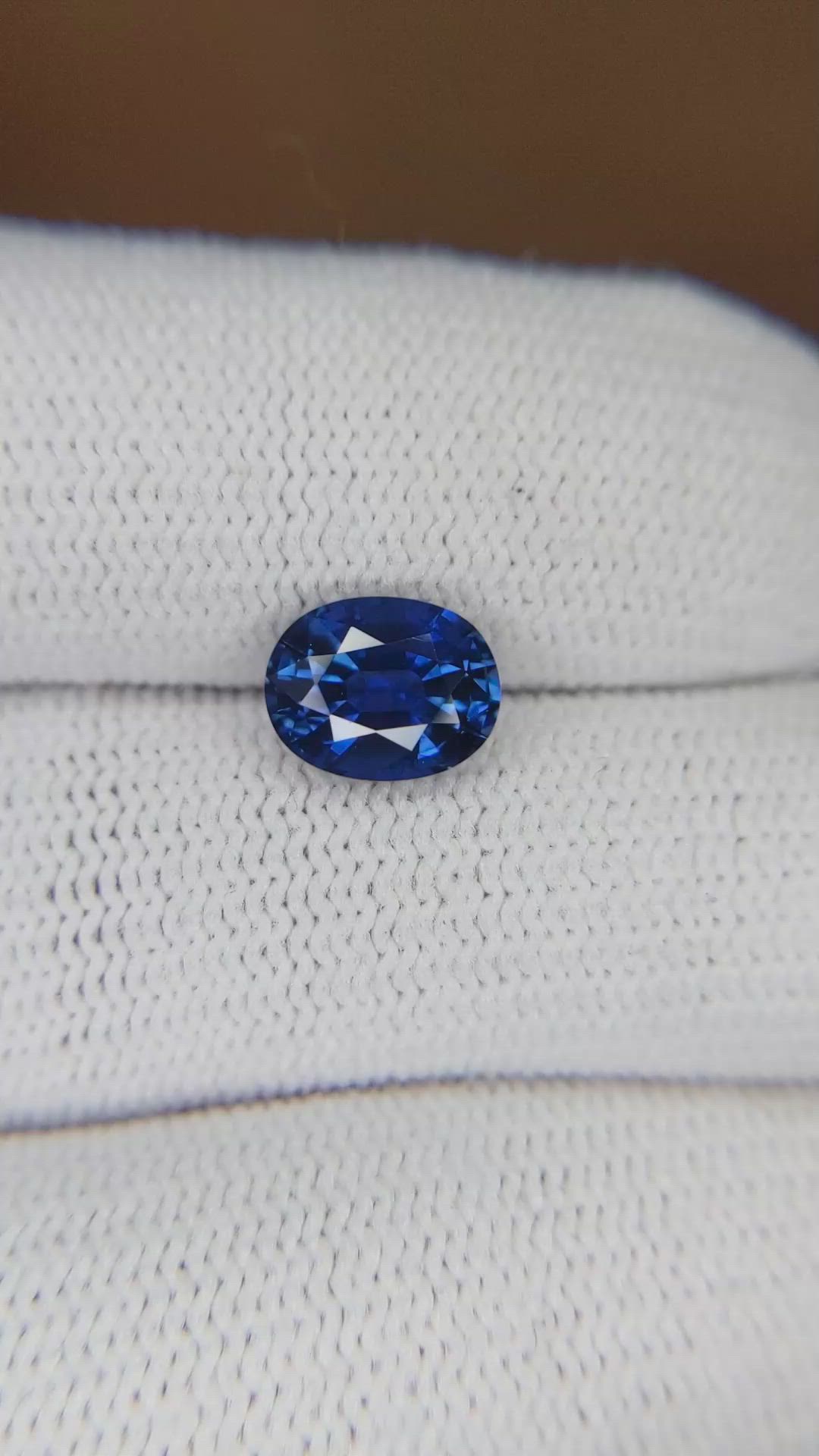 1.69 Ct. Blue Sapphire from Ceylon (Sri Lanka) Size Video