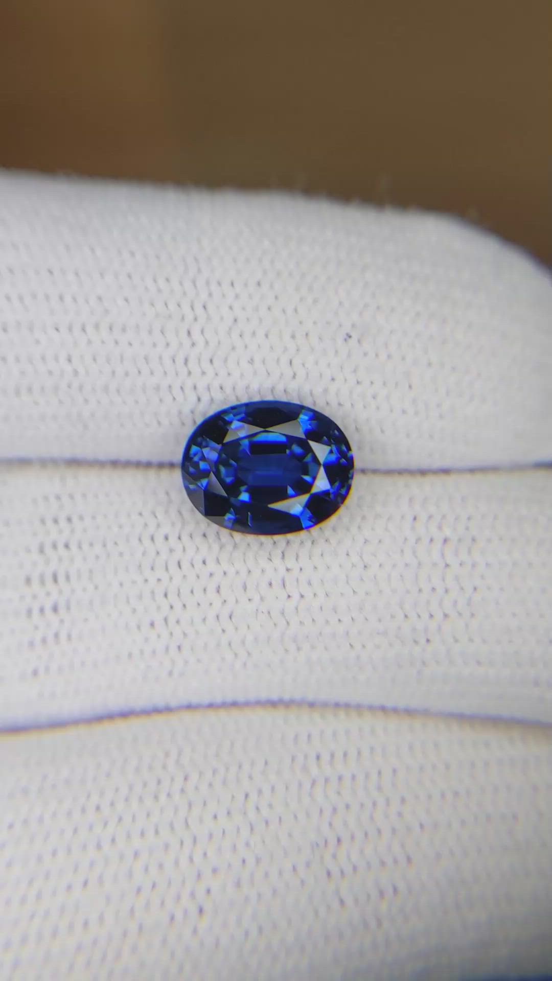 2.72 Ct. Blue Sapphire from Ceylon (Sri Lanka) Size Video