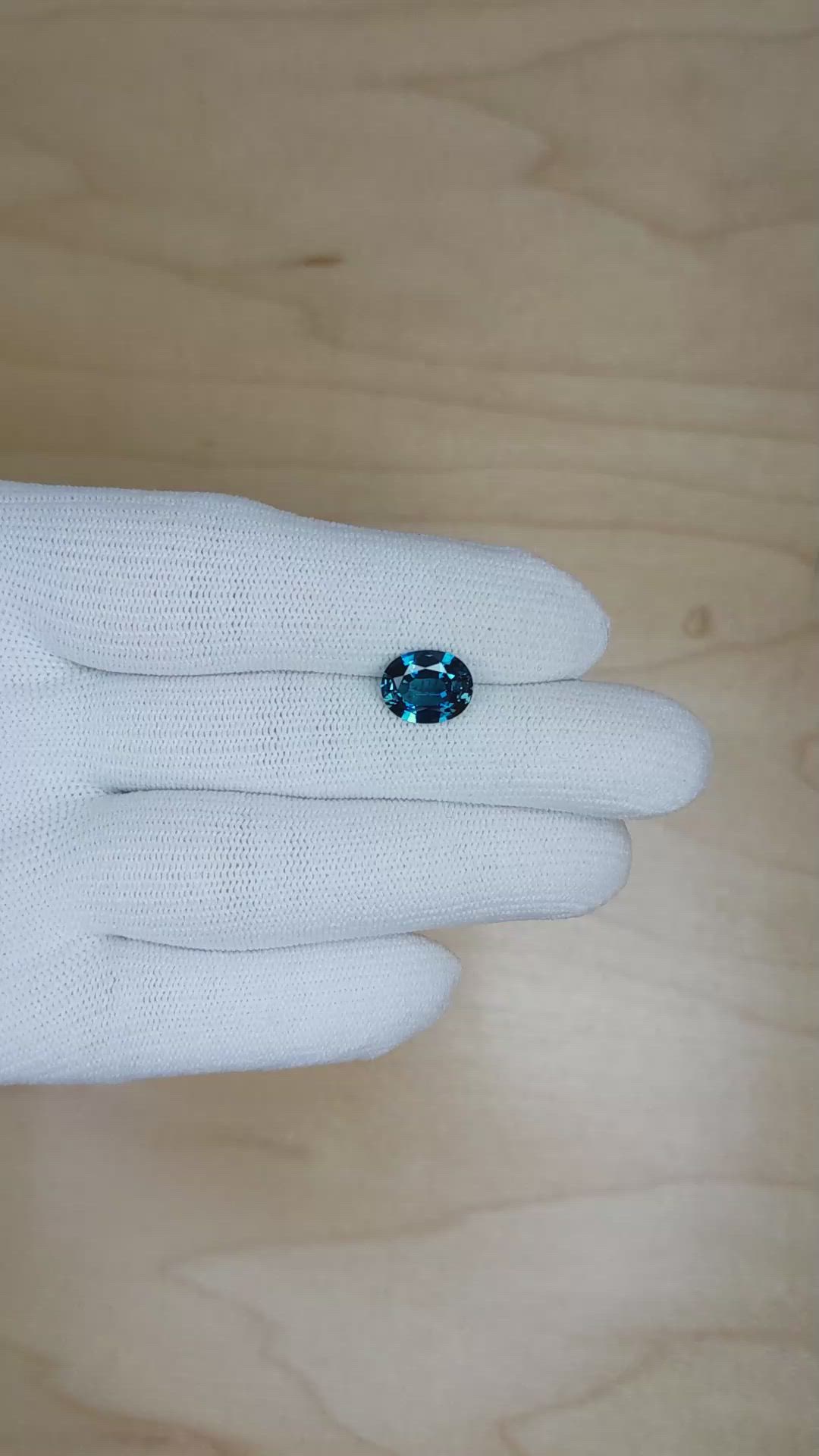 2.90 Ct. Greenish Blue Sapphire from Ceylon (Sri Lanka) Size Video