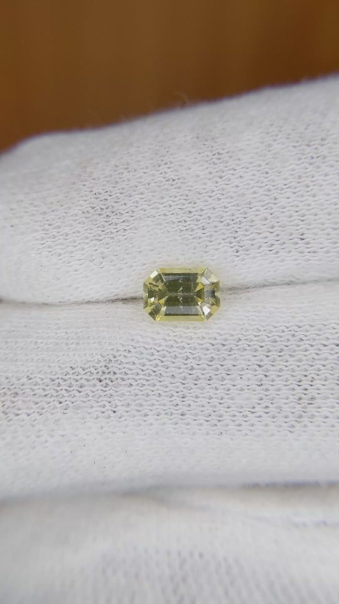 0.80 Ct. Yellow Sapphire from Ceylon (Sri Lanka) Size Video