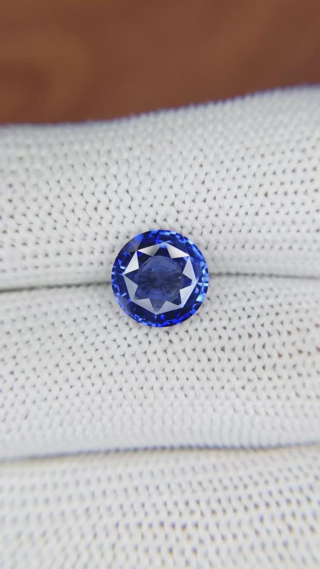 3.19 Ct. Blue Sapphire from Ceylon (Sri Lanka) Size Video