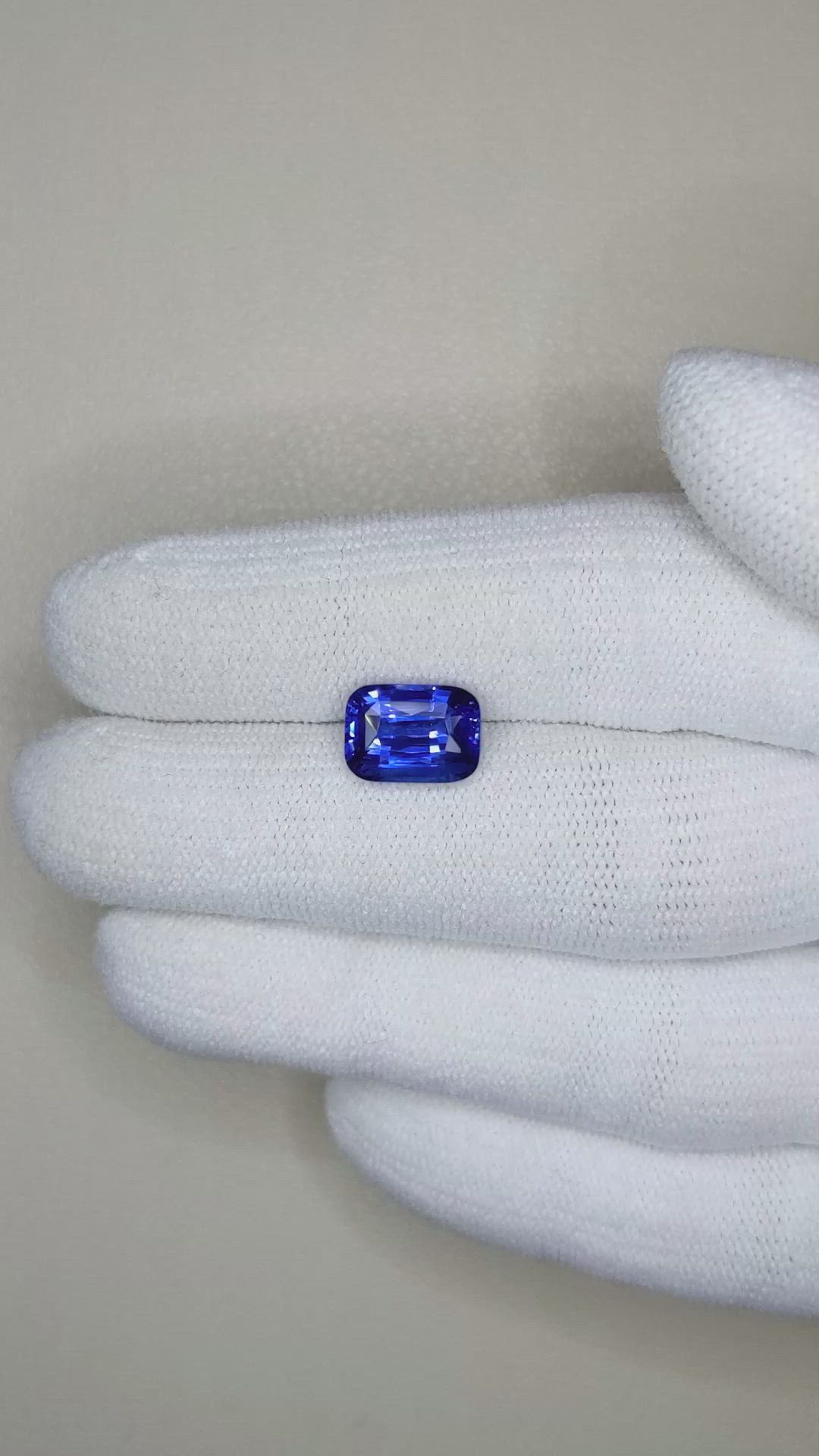 3.53 Ct. Blue Sapphire from Ceylon (Sri Lanka) Size Video