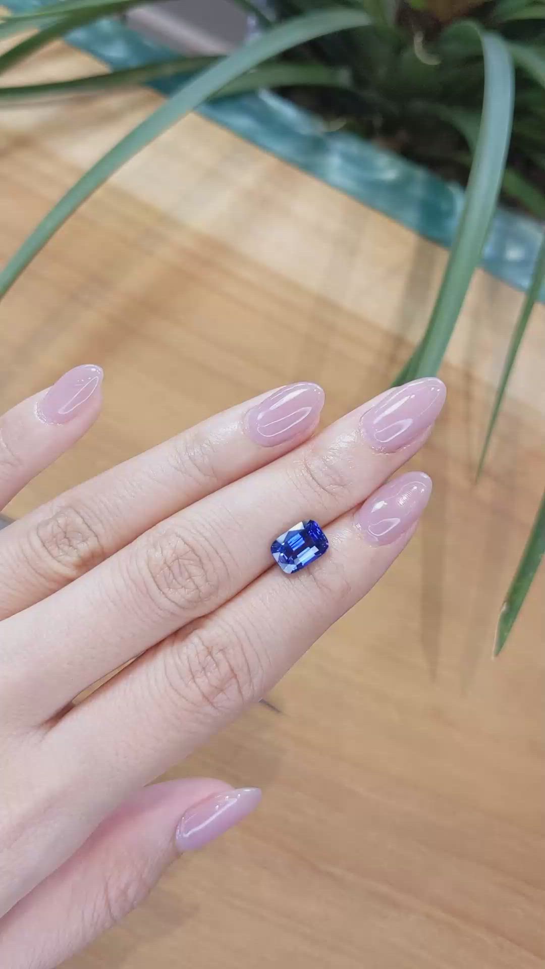 3.53 Ct. Blue Sapphire from Ceylon (Sri Lanka) Size Video