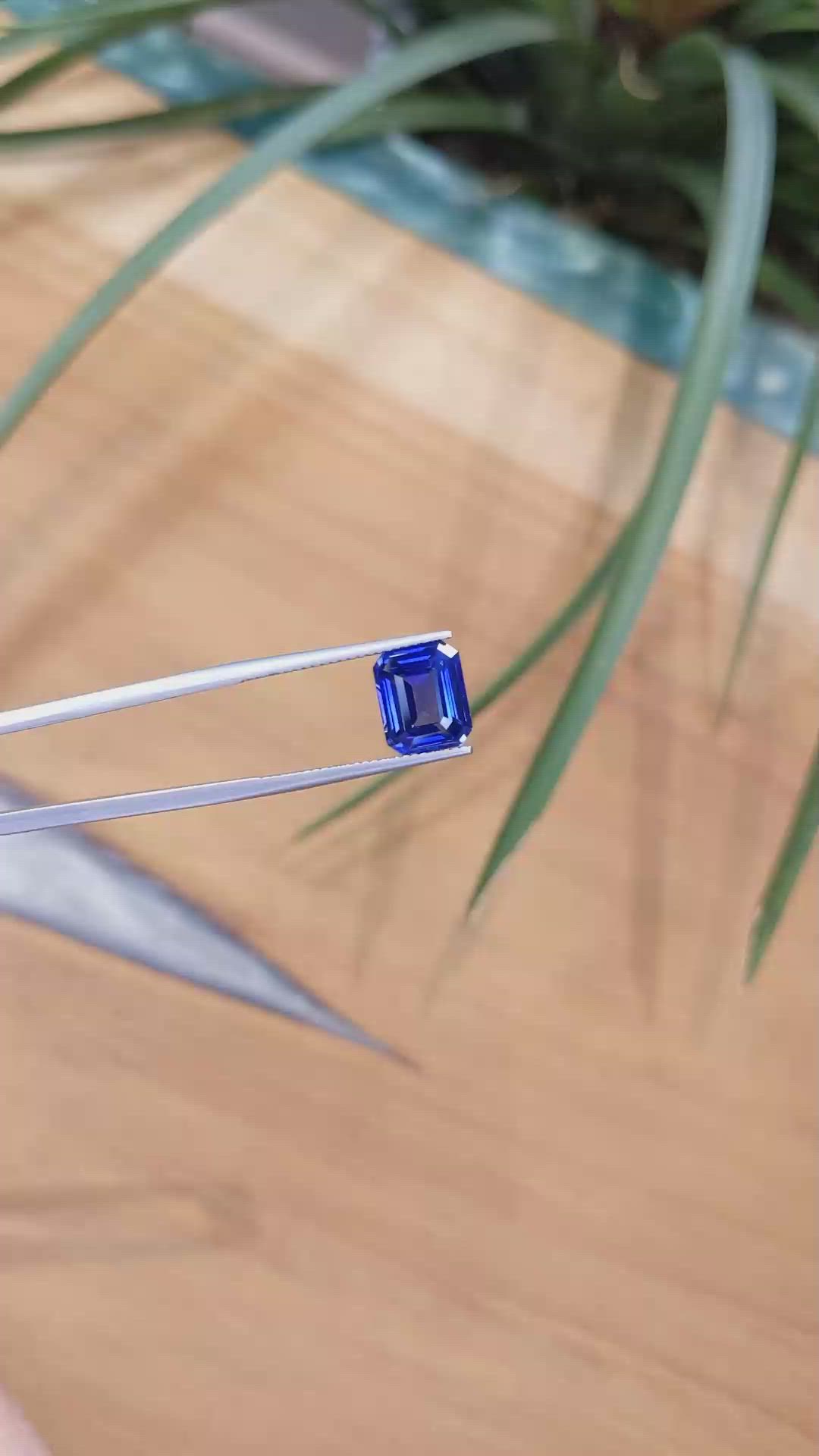 5.62 Ct. Blue Sapphire from Ceylon (Sri Lanka) Size Video