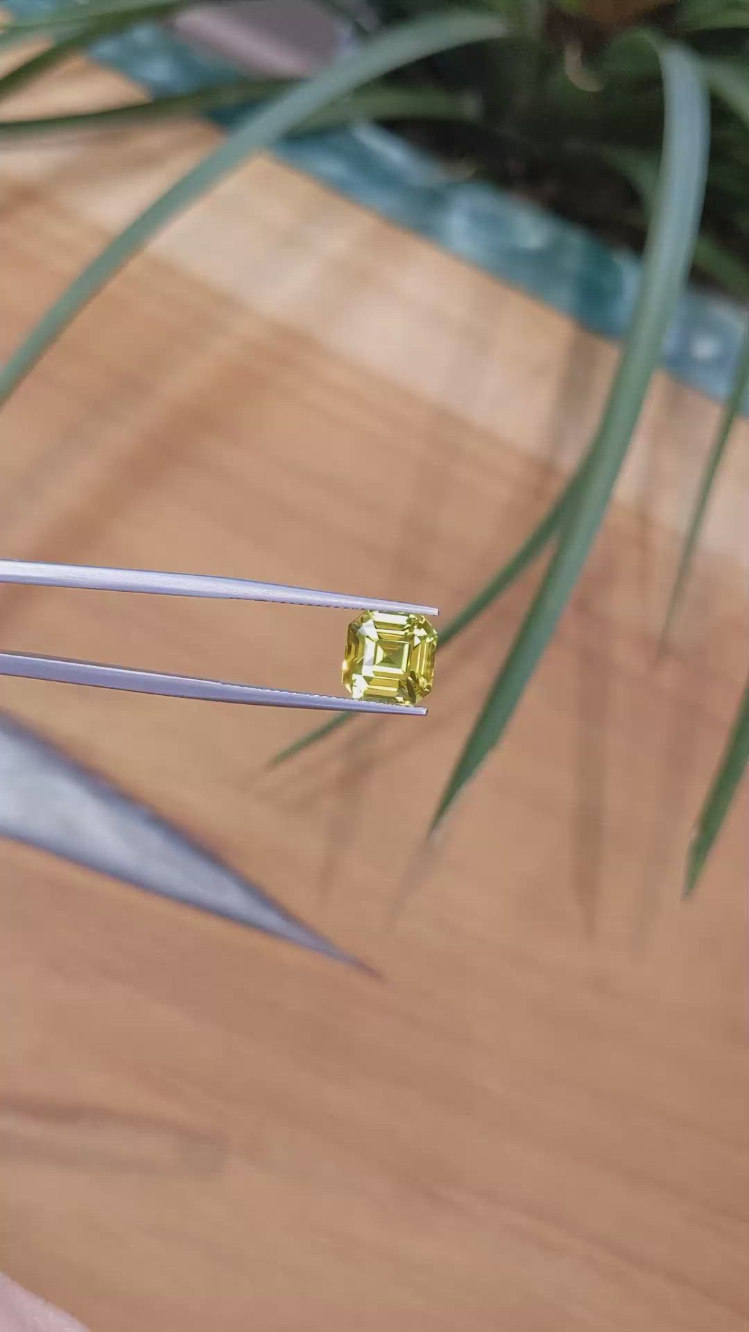 5.06 Ct. Yellow Sapphire from Ceylon (Sri Lanka) Size Video