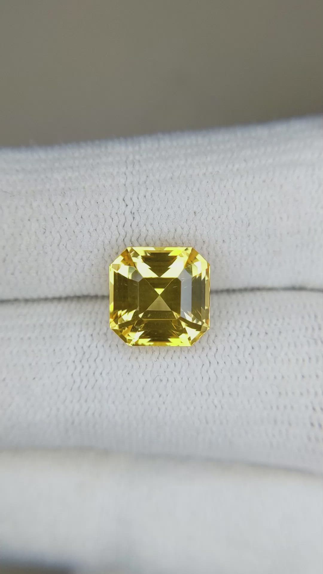 5.06 Ct. Yellow Sapphire from Ceylon (Sri Lanka) Size Video
