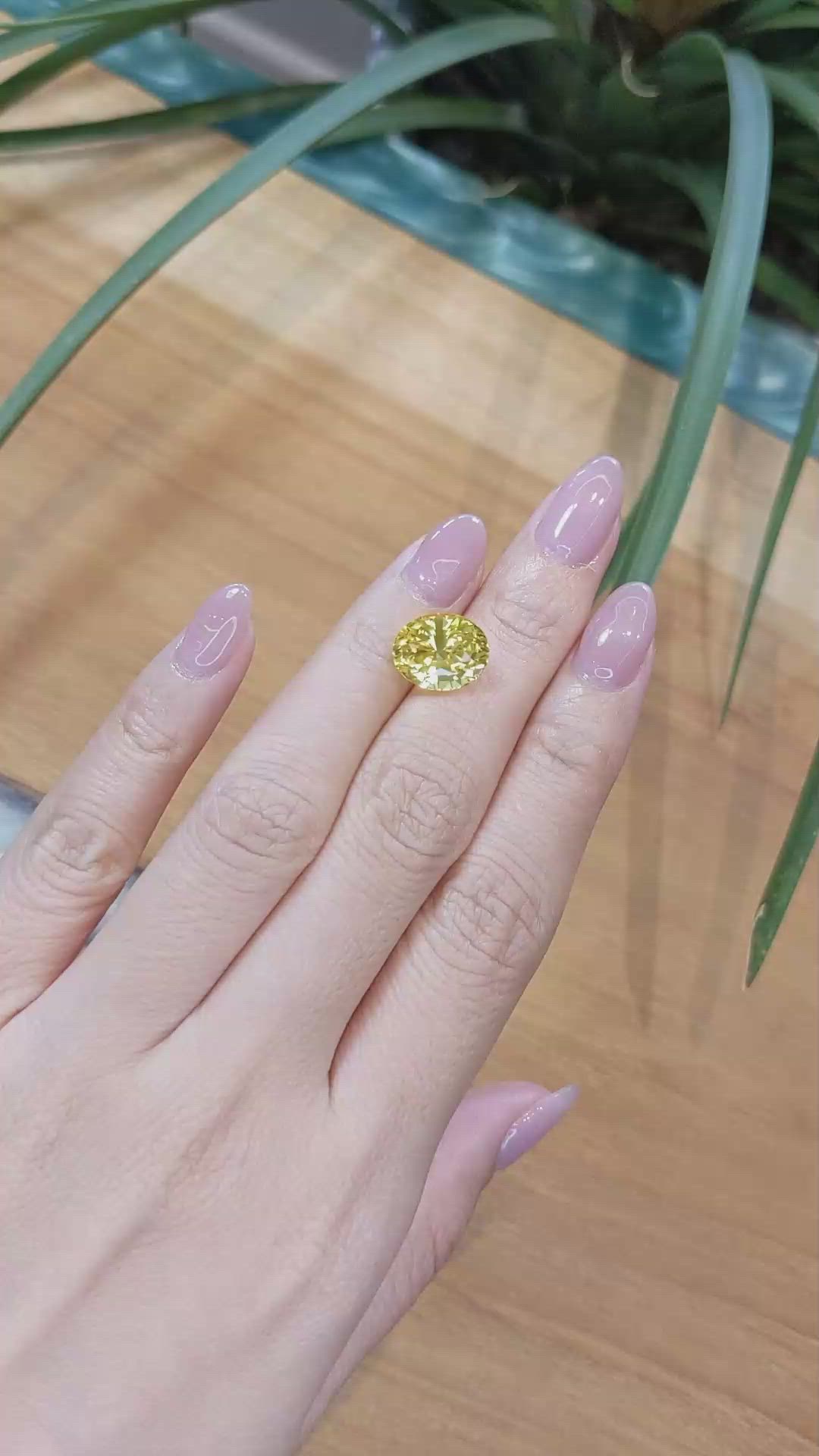 8.08 Ct. Yellow Sapphire from Ceylon (Sri Lanka) Size Video