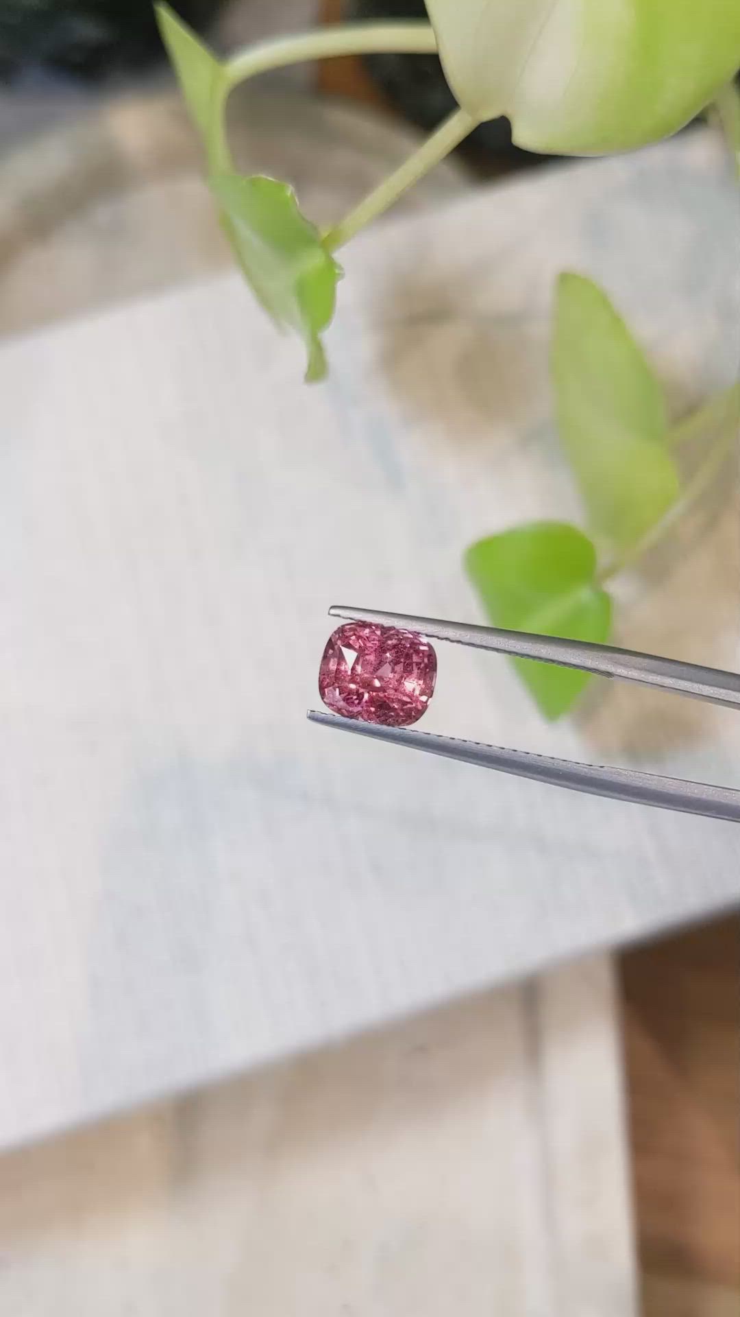 3.14 Ct. Padparadscha Sapphire from Ceylon (Sri Lanka) Size Video