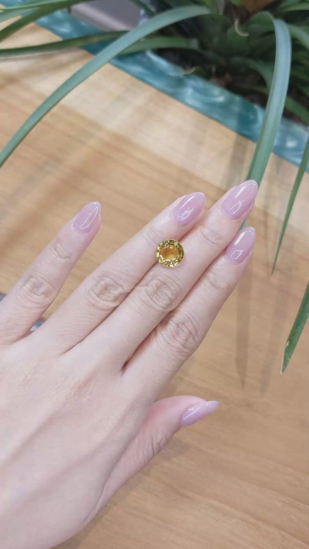 5.02 Ct. Yellow Sapphire from Ceylon (Sri Lanka) Size Video