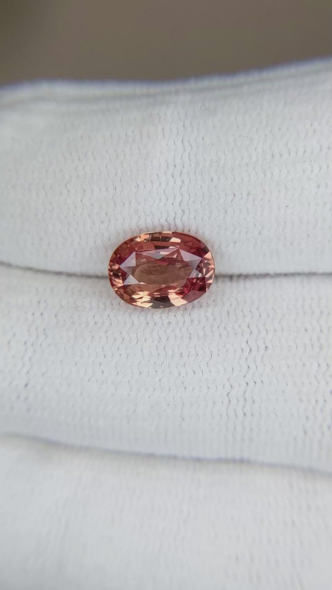 3.07 Ct. Padparadscha Sapphire from Ceylon (Sri Lanka) Size Video