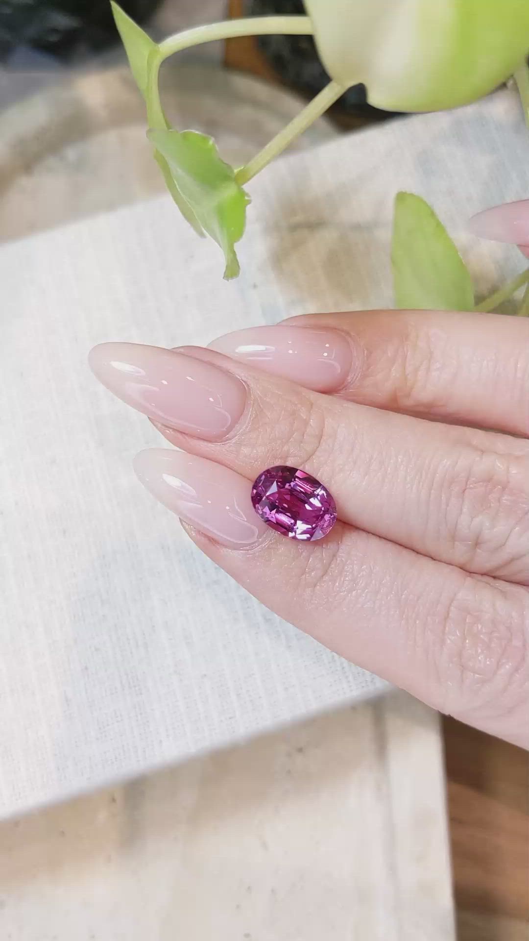4.15 Ct. Pink Sapphire from Ceylon (Sri Lanka) Size Video