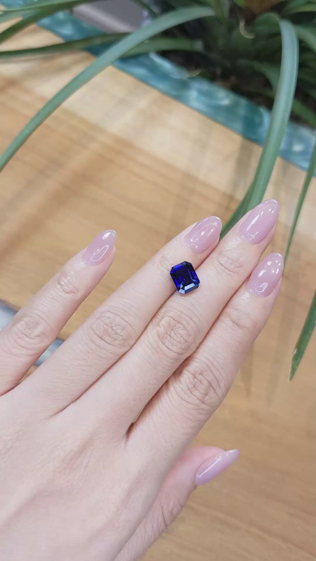 4.03 Ct. Blue Sapphire from Ceylon (Sri Lanka) Size Video