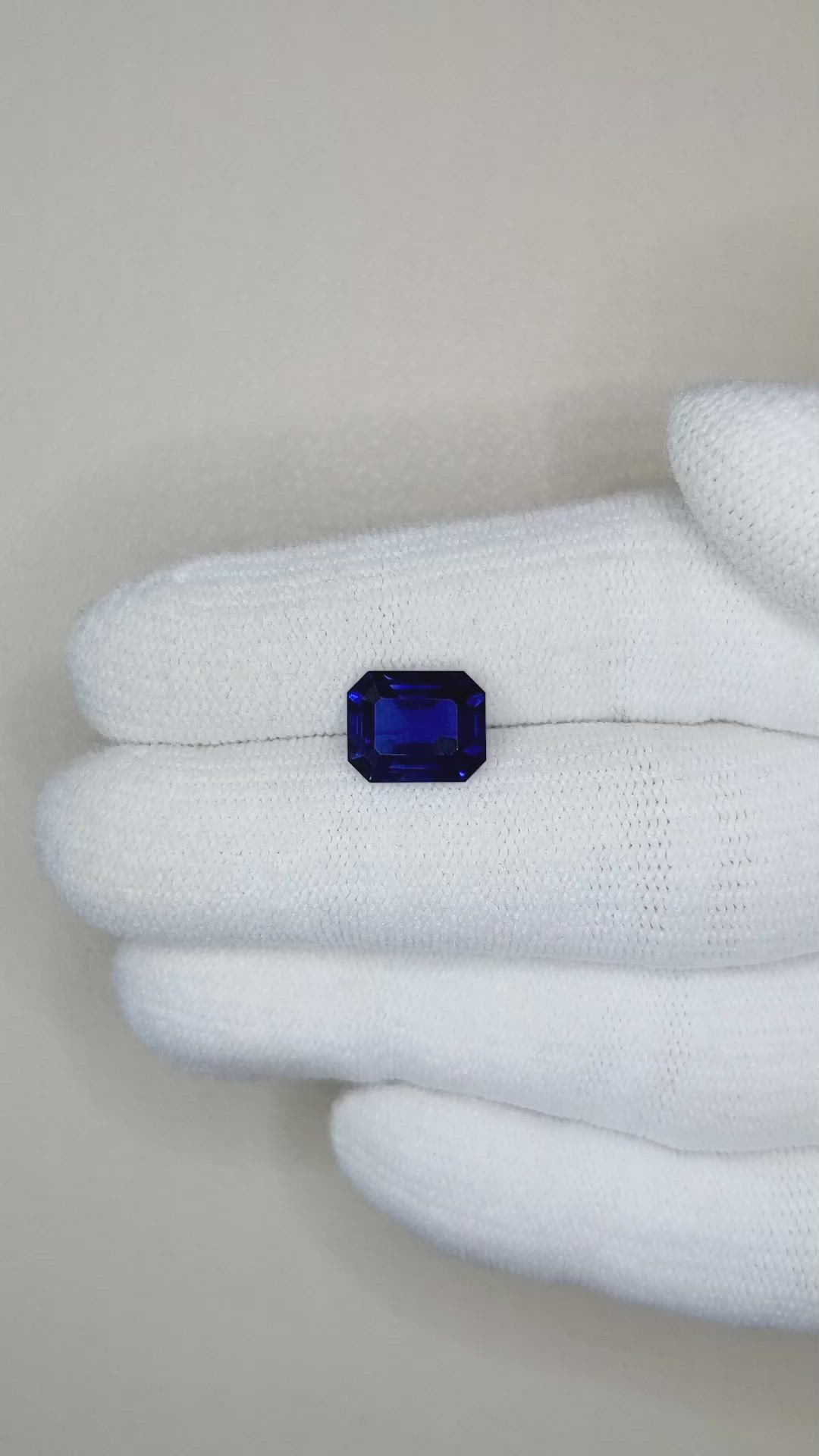 4.03 Ct. Blue Sapphire from Ceylon (Sri Lanka) Size Video