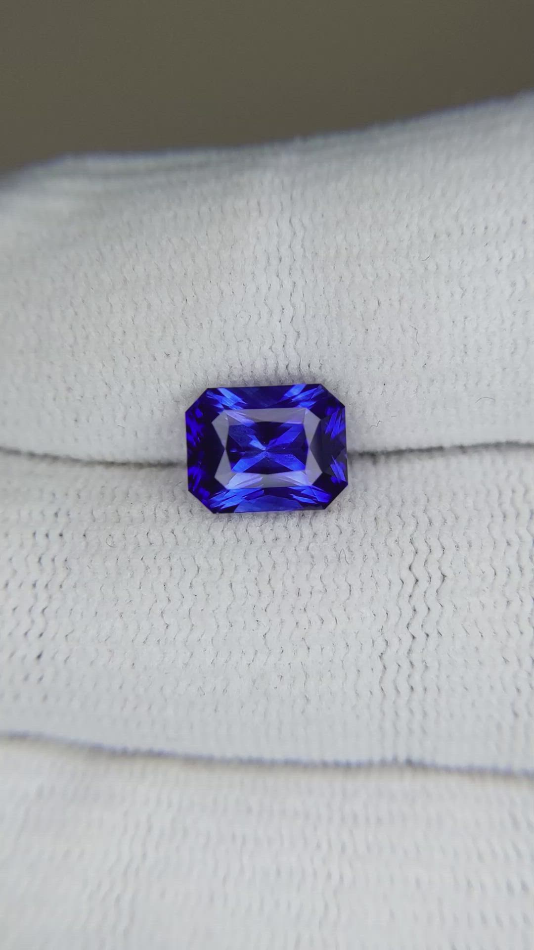 3.06 Ct. Blue Sapphire from Ceylon (Sri Lanka) Size Video