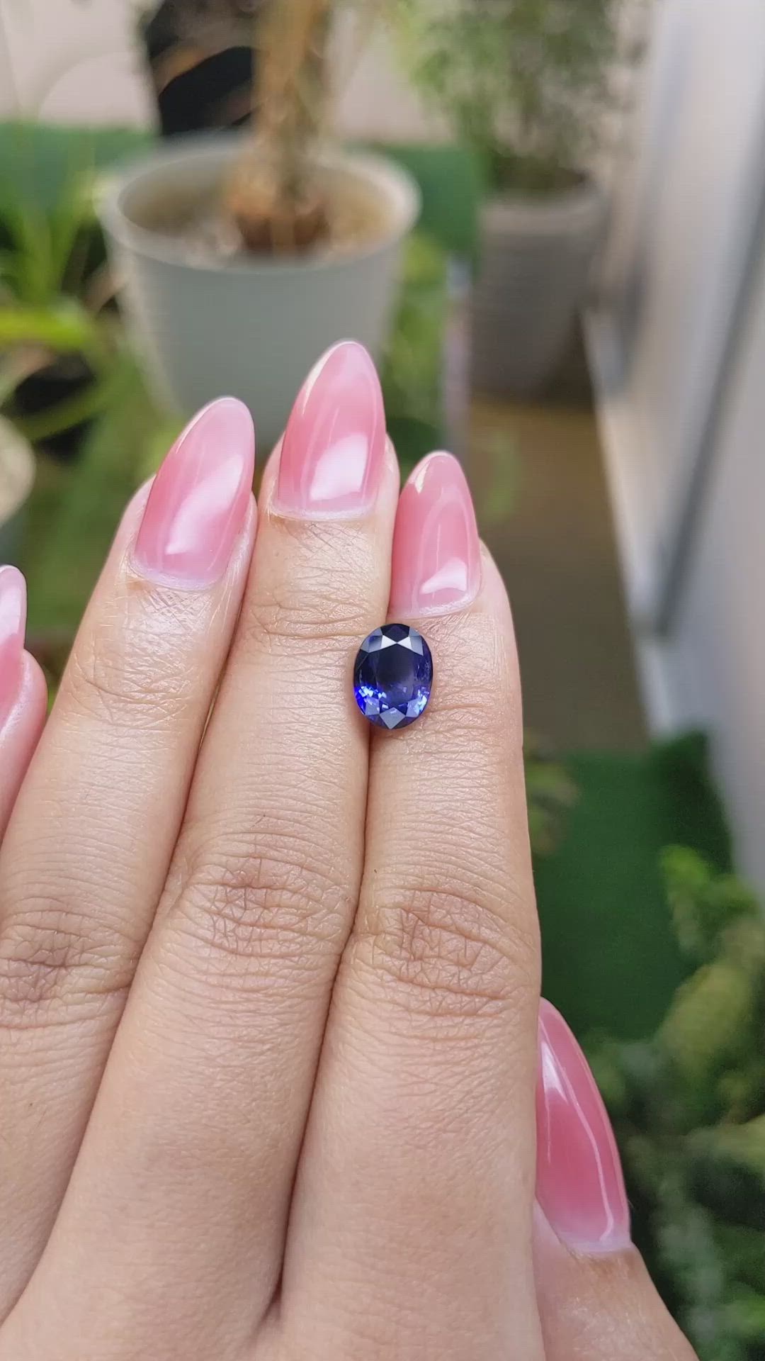2.77 Ct. Bi Color / Parti Sapphire from Ceylon (Sri Lanka) Size Video