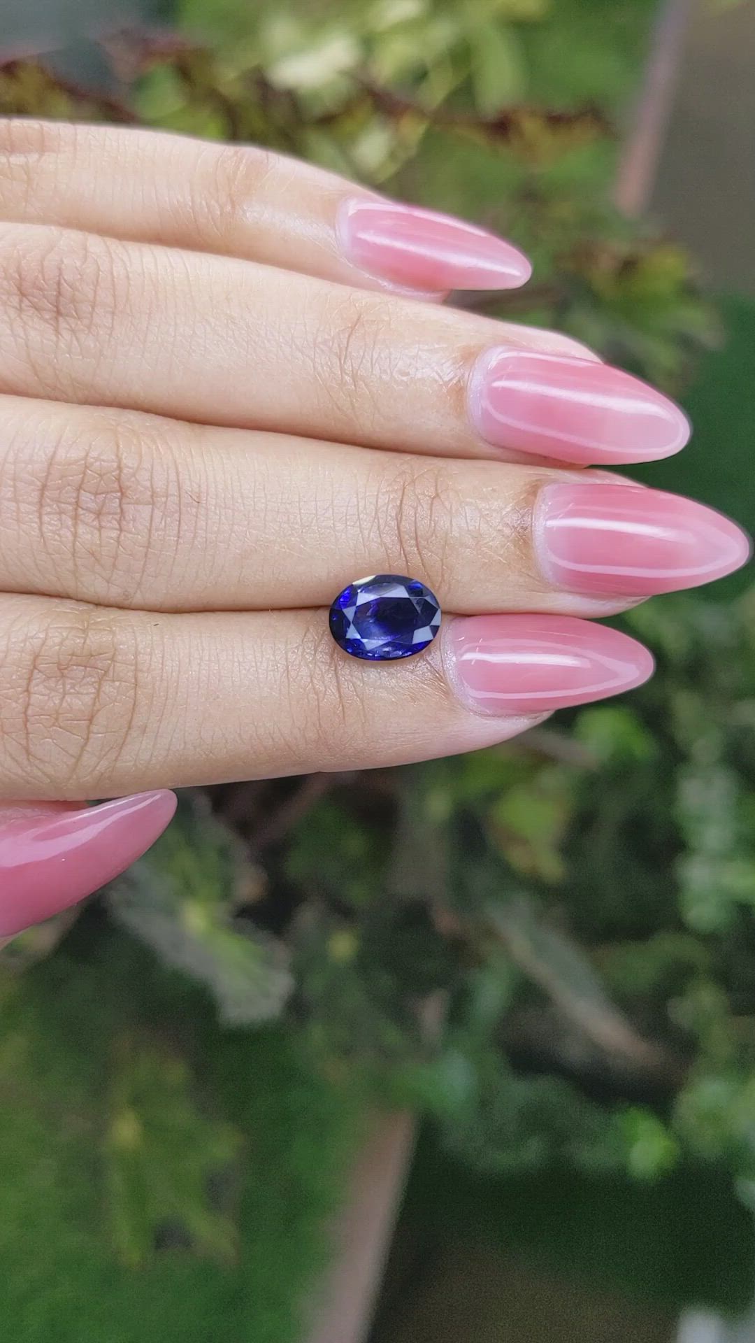 2.77 Ct. Bi Color / Parti Sapphire from Ceylon (Sri Lanka) Size Video