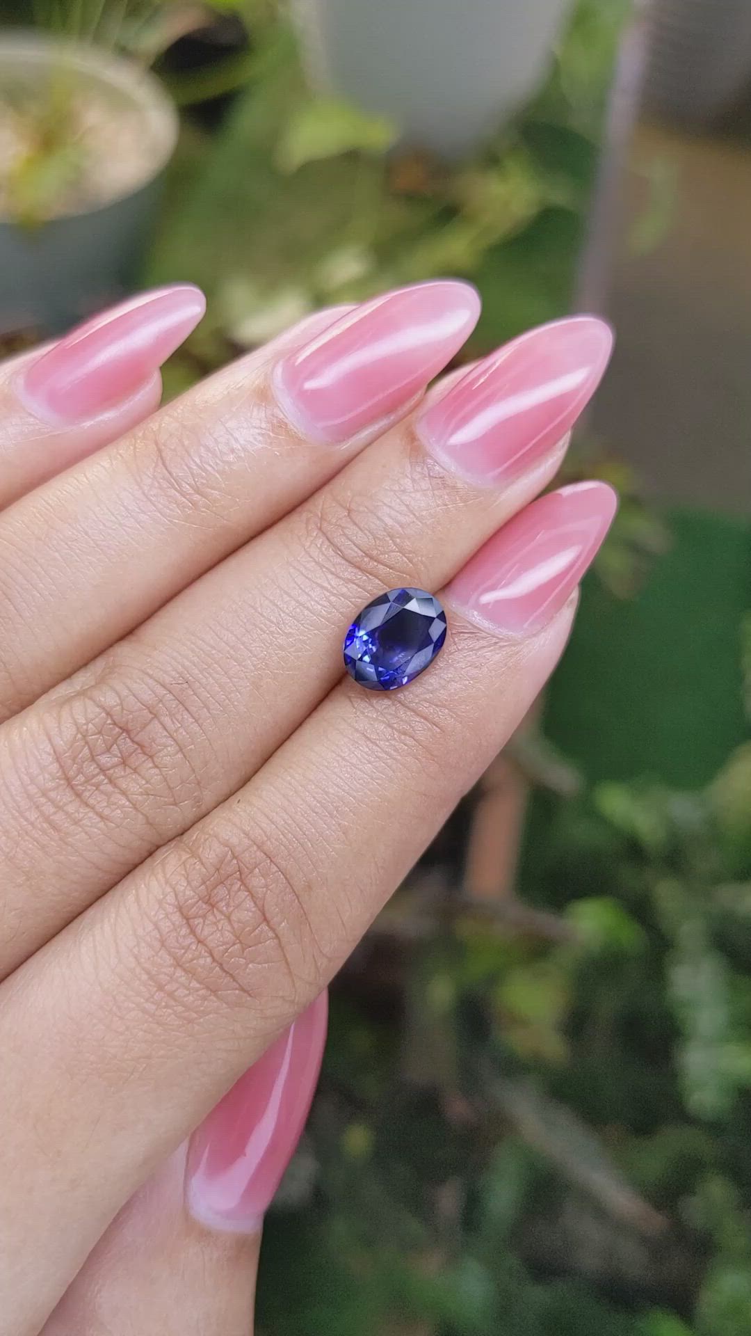 2.77 Ct. Bi Color / Parti Sapphire from Ceylon (Sri Lanka) Size Video