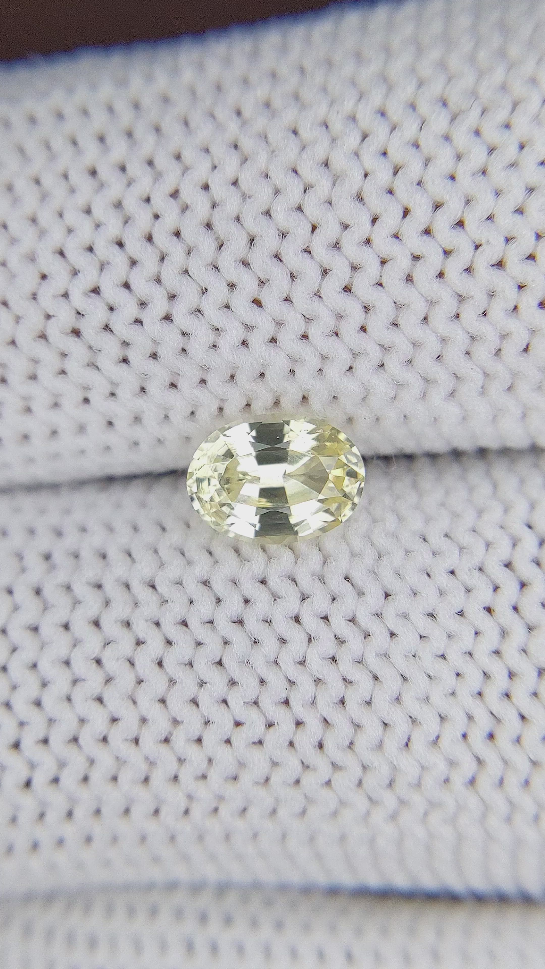 1.11 Ct. Yellow Sapphire from Ceylon (Sri Lanka) Size Video
