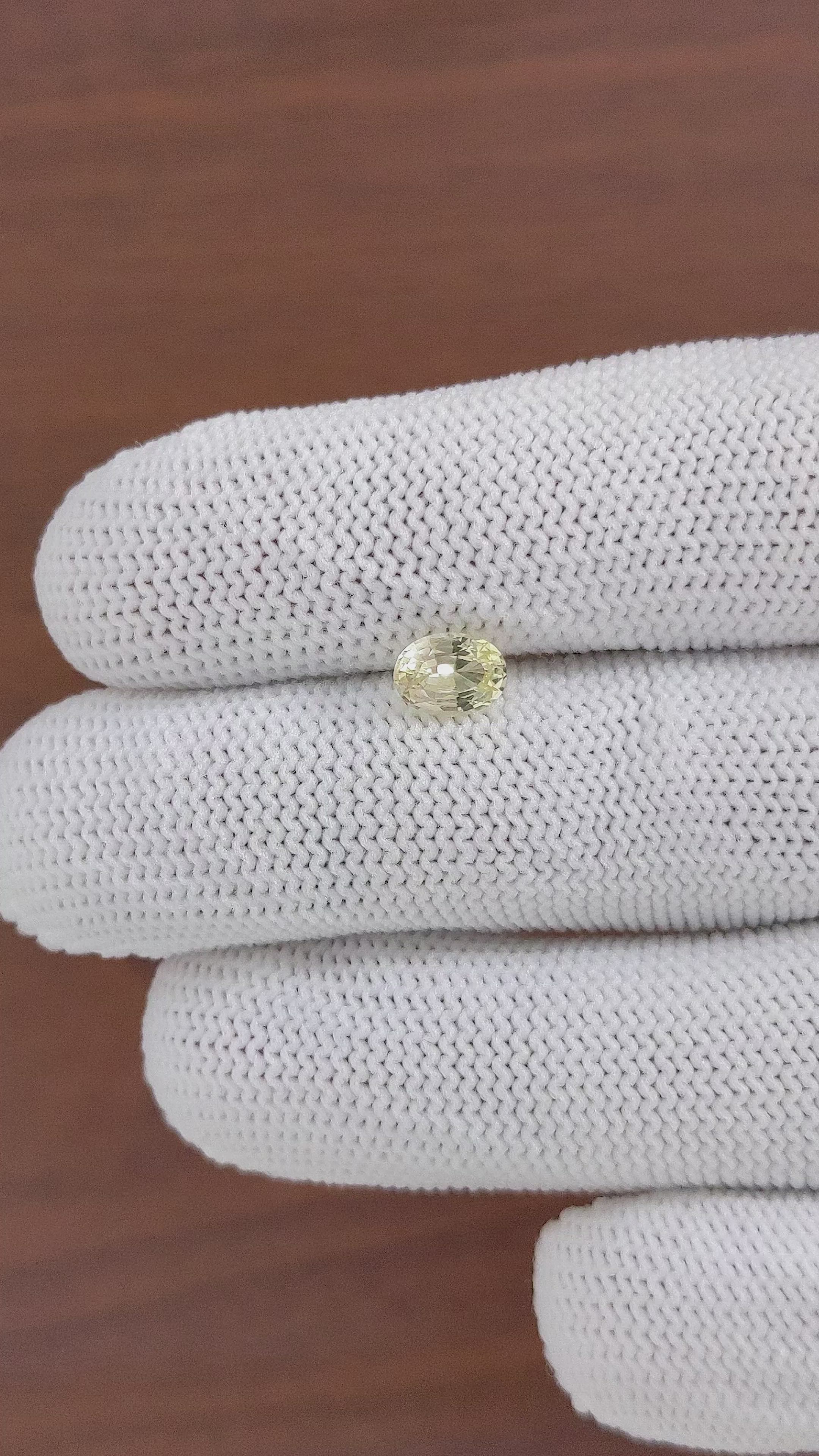 1.11 Ct. Yellow Sapphire from Ceylon (Sri Lanka) Size Video