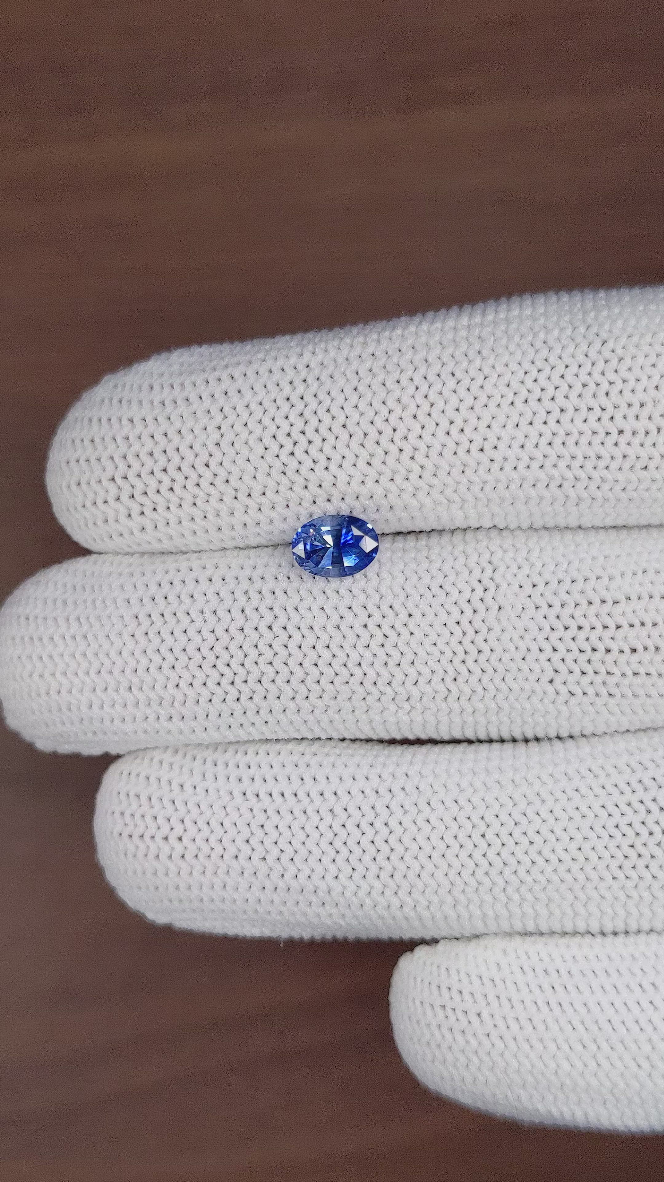 1.12 Ct. Bi Color Sapphire from Ceylon (Sri Lanka) Size Video
