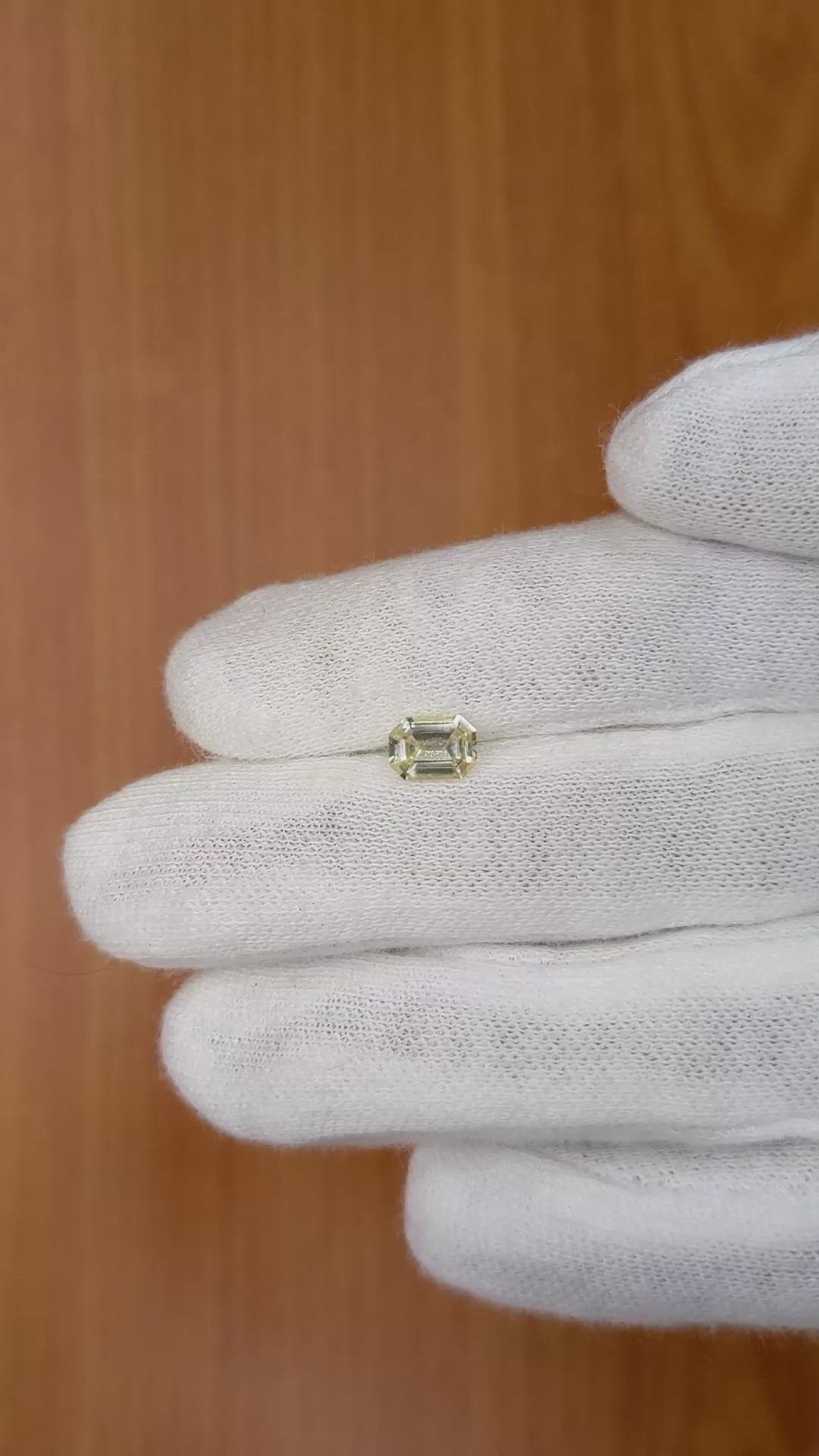 0.90 Ct. Peach Sapphire from Ceylon (Sri Lanka) Size Video