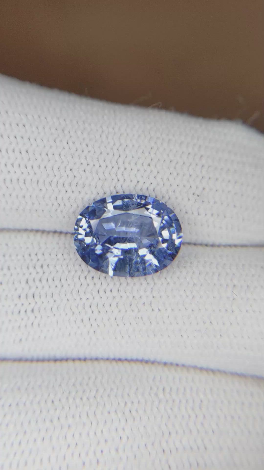 4.24 Ct. Blue Sapphire from Ceylon (Sri Lanka) Size Video